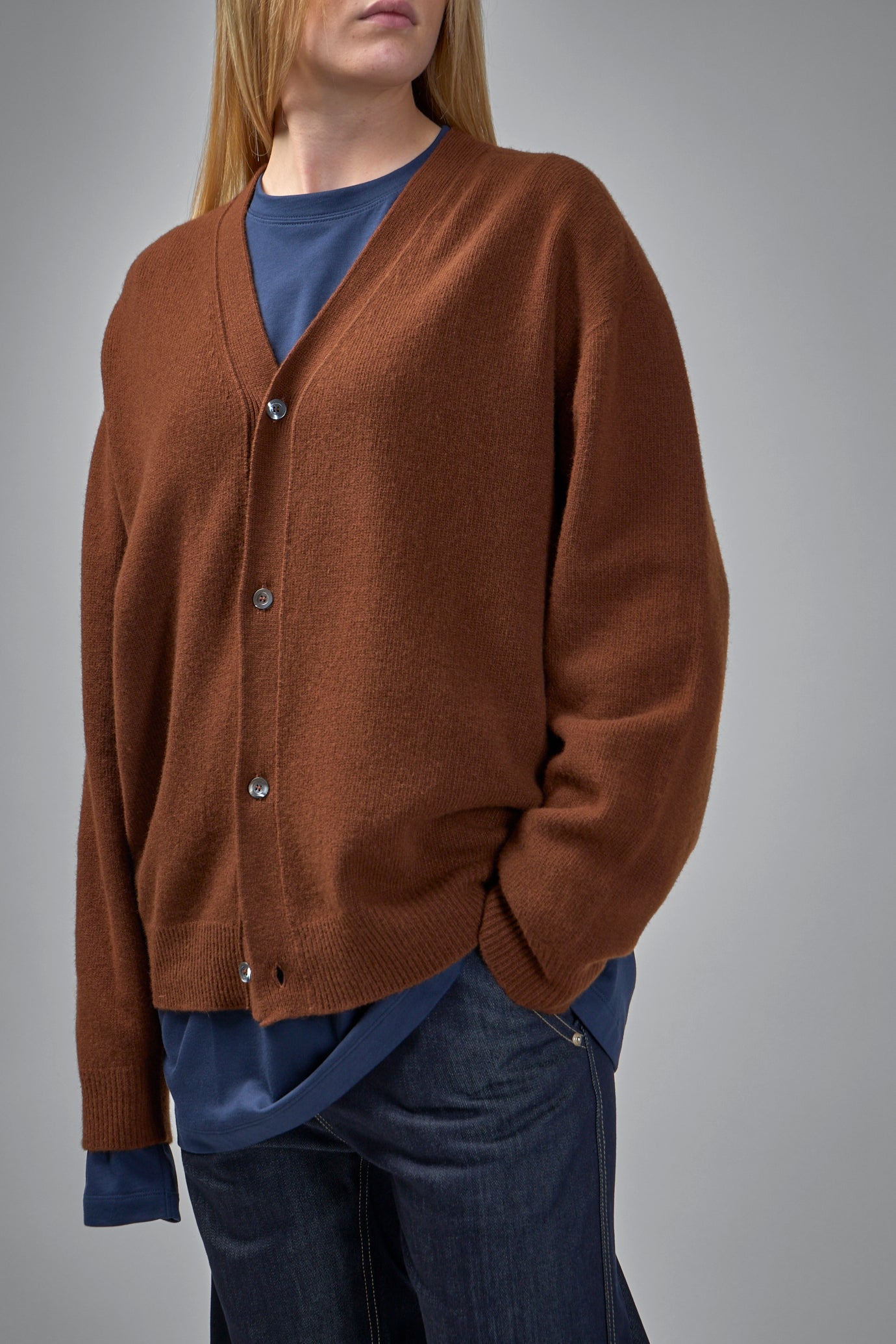 Mabuse Seamless V-Neck Cardigan Long Sleeves Knit