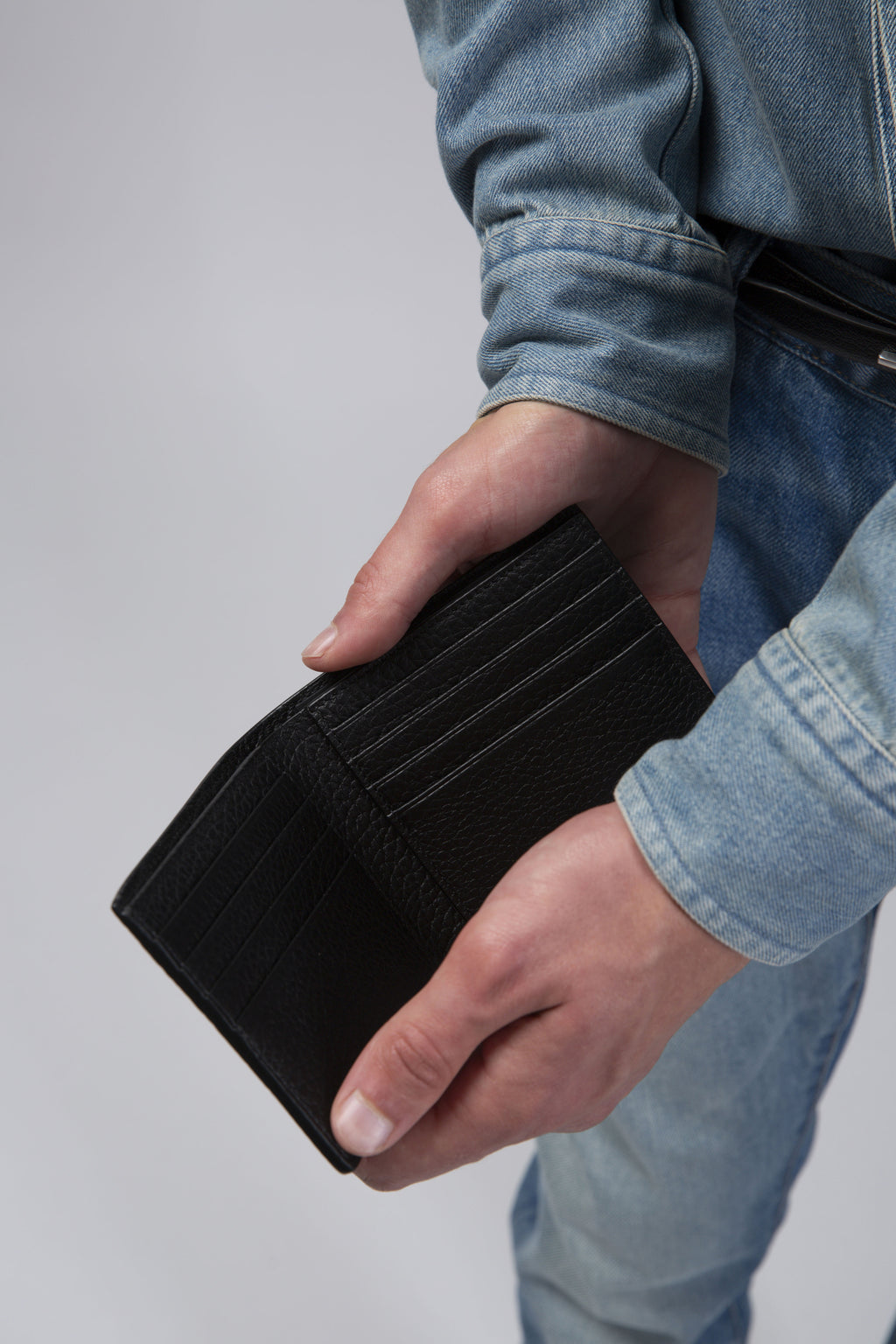 Printed Deer Leather Elongated T Line Classic Bifold Wallet