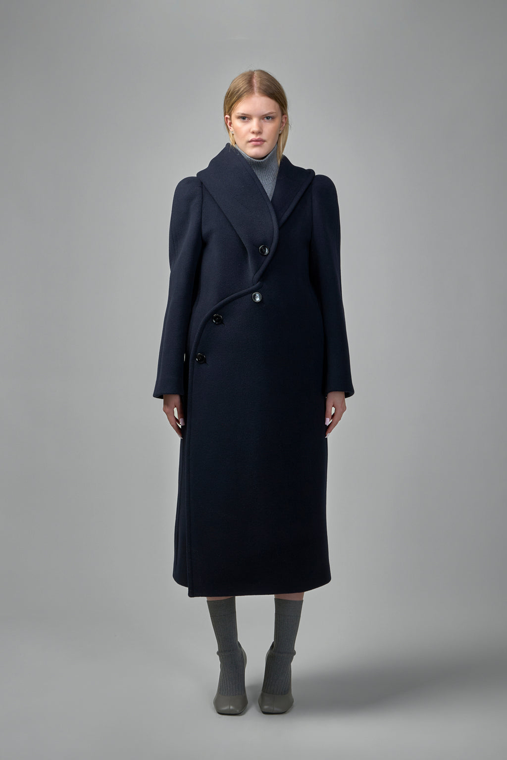 Curved Coat Wool