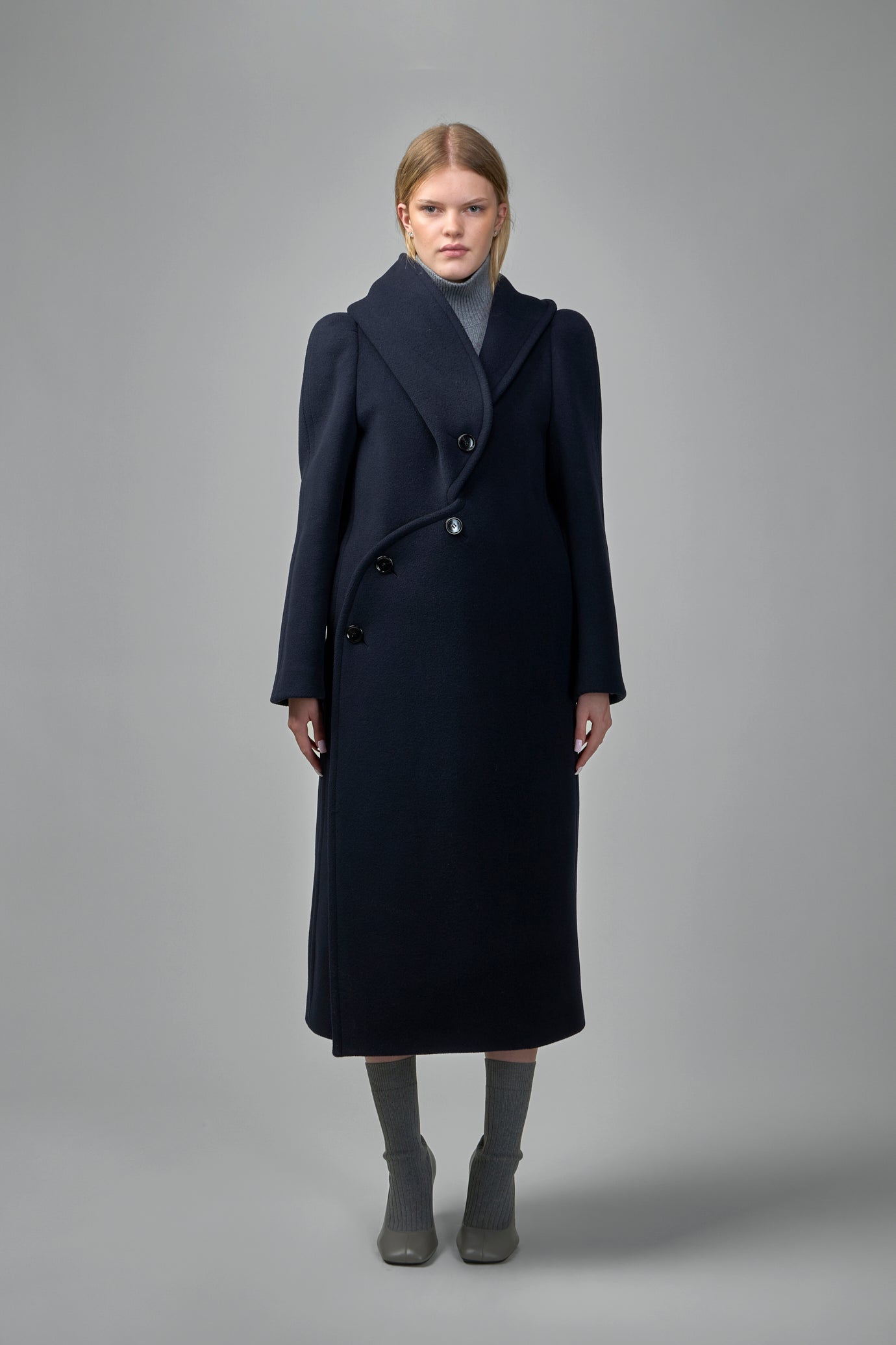 Curved Coat Wool