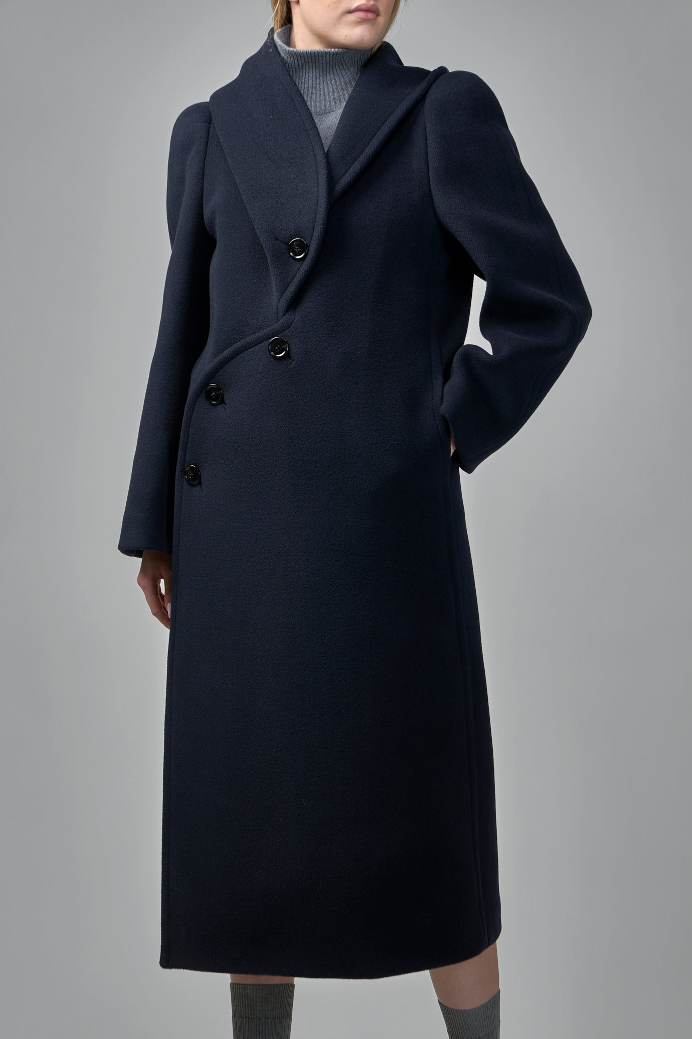 Curved Coat Wool