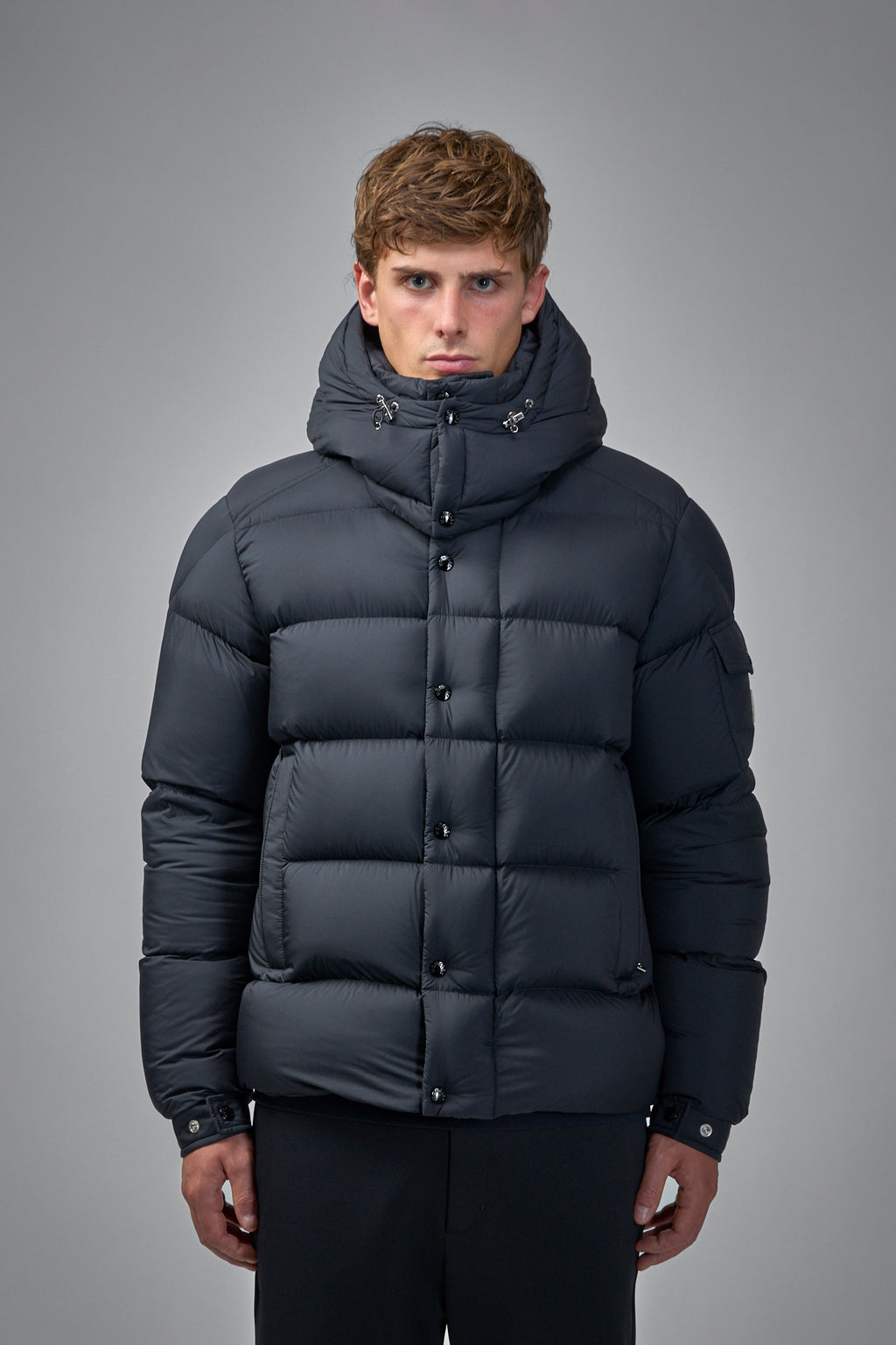 Maya 70 Hooded Short Down Jacket
