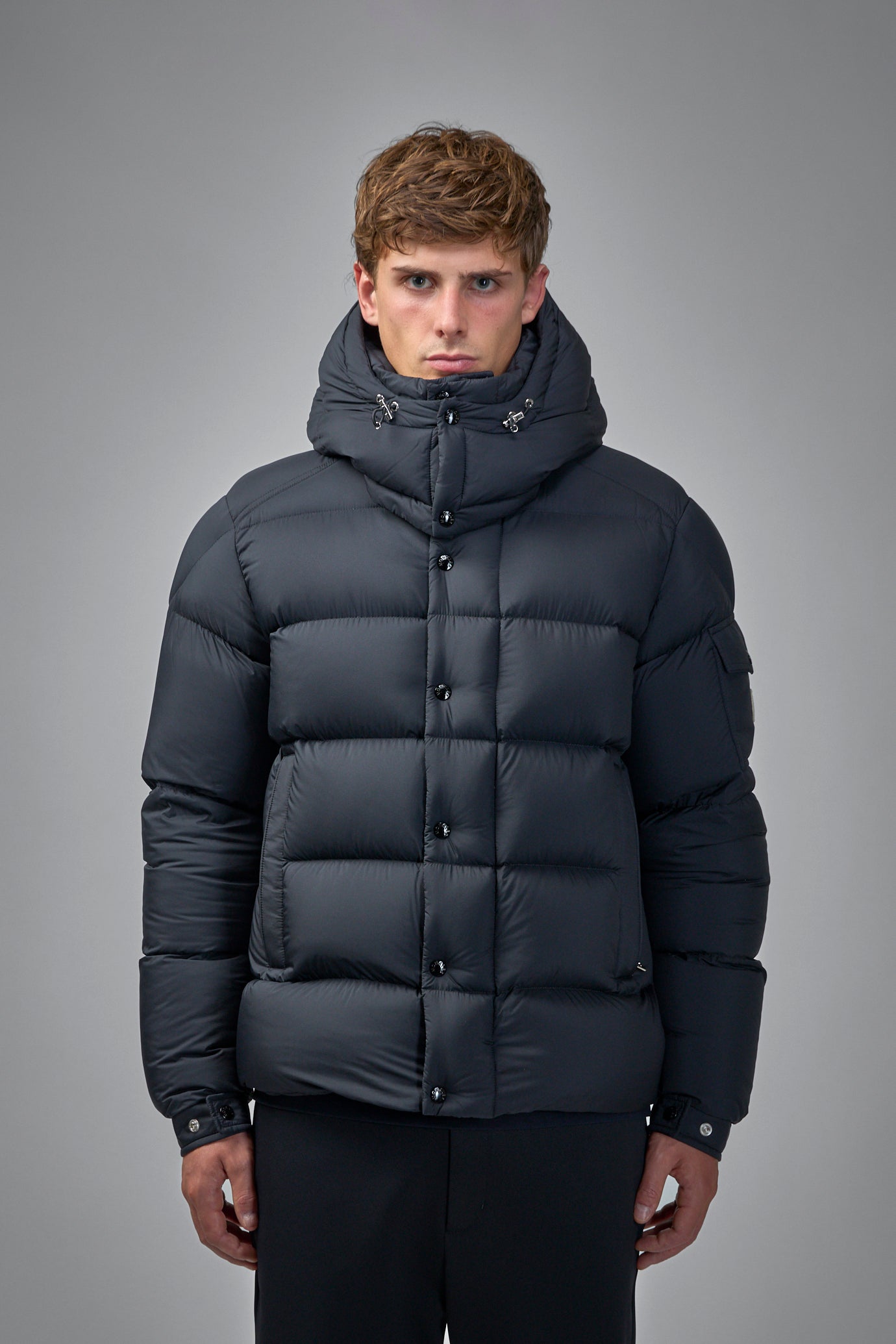 Maya 70 Hooded Short Down Jacket
