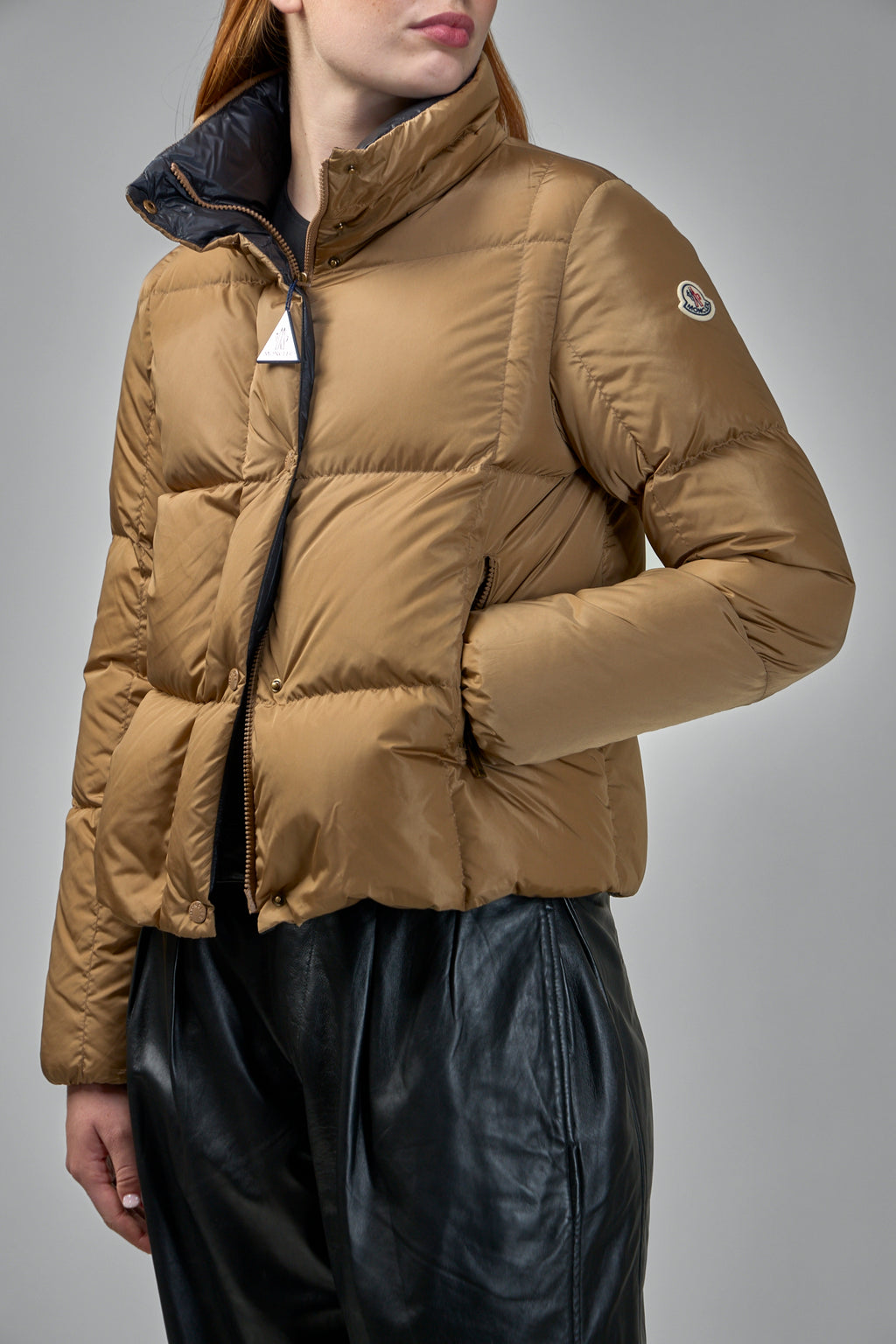 Castelnou Square-Quilted Hooded Short Down Jacket