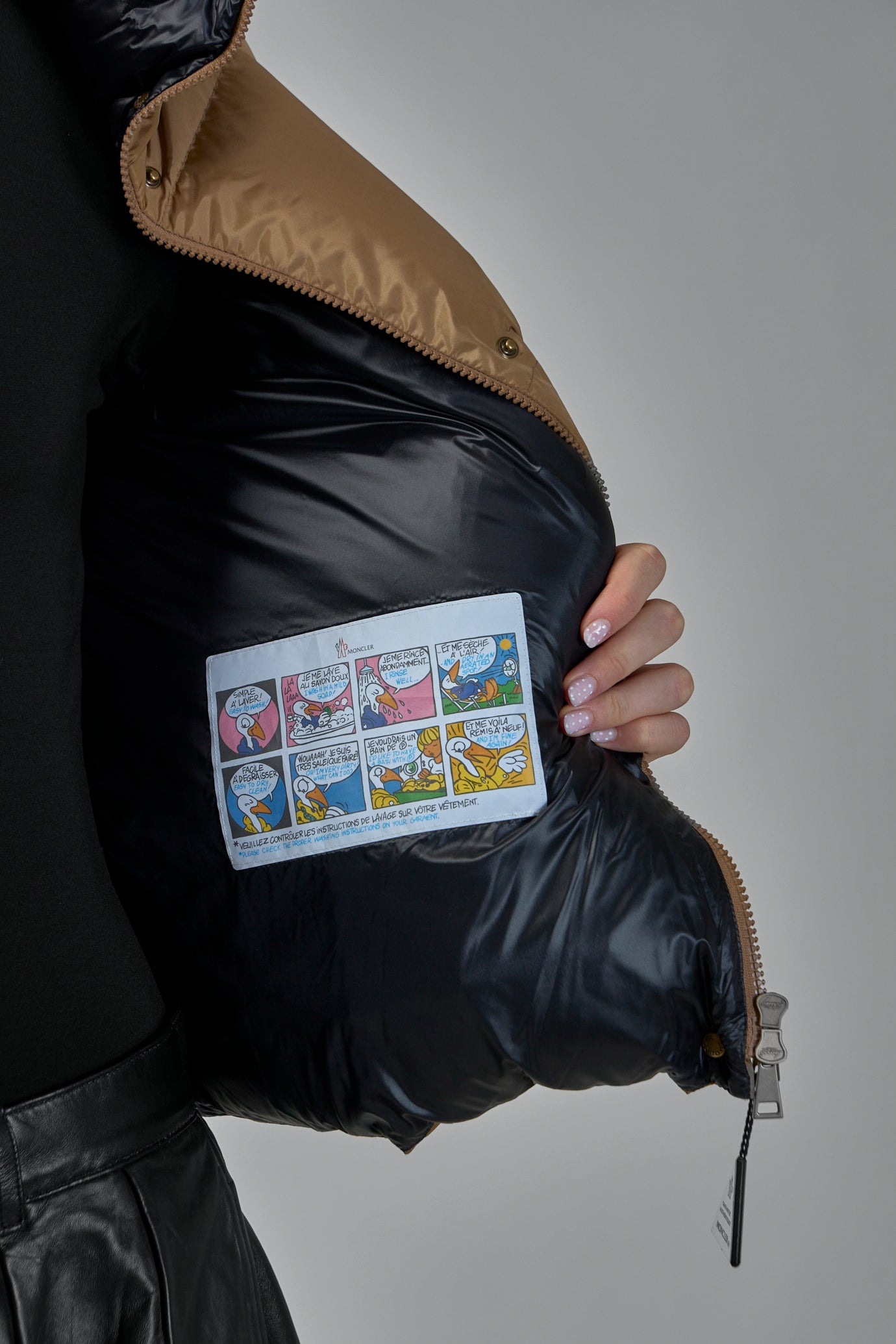 Castelnou Square-Quilted Hooded Short Down Jacket