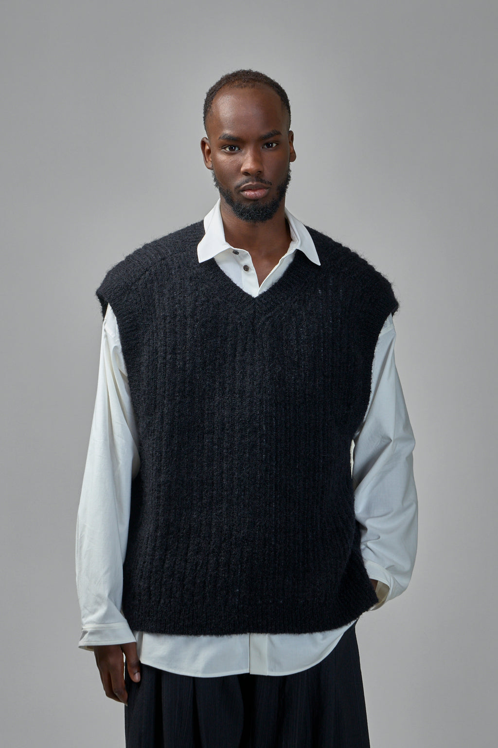 Knit#72 Wide fit Sleeveless V-Neck