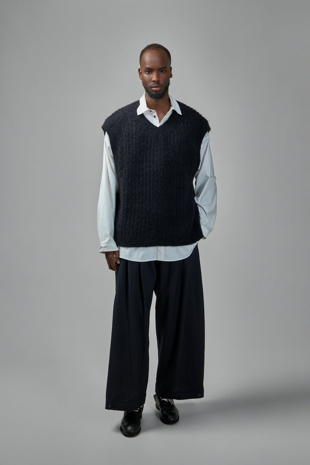 Knit#72 Wide fit Sleeveless V-Neck