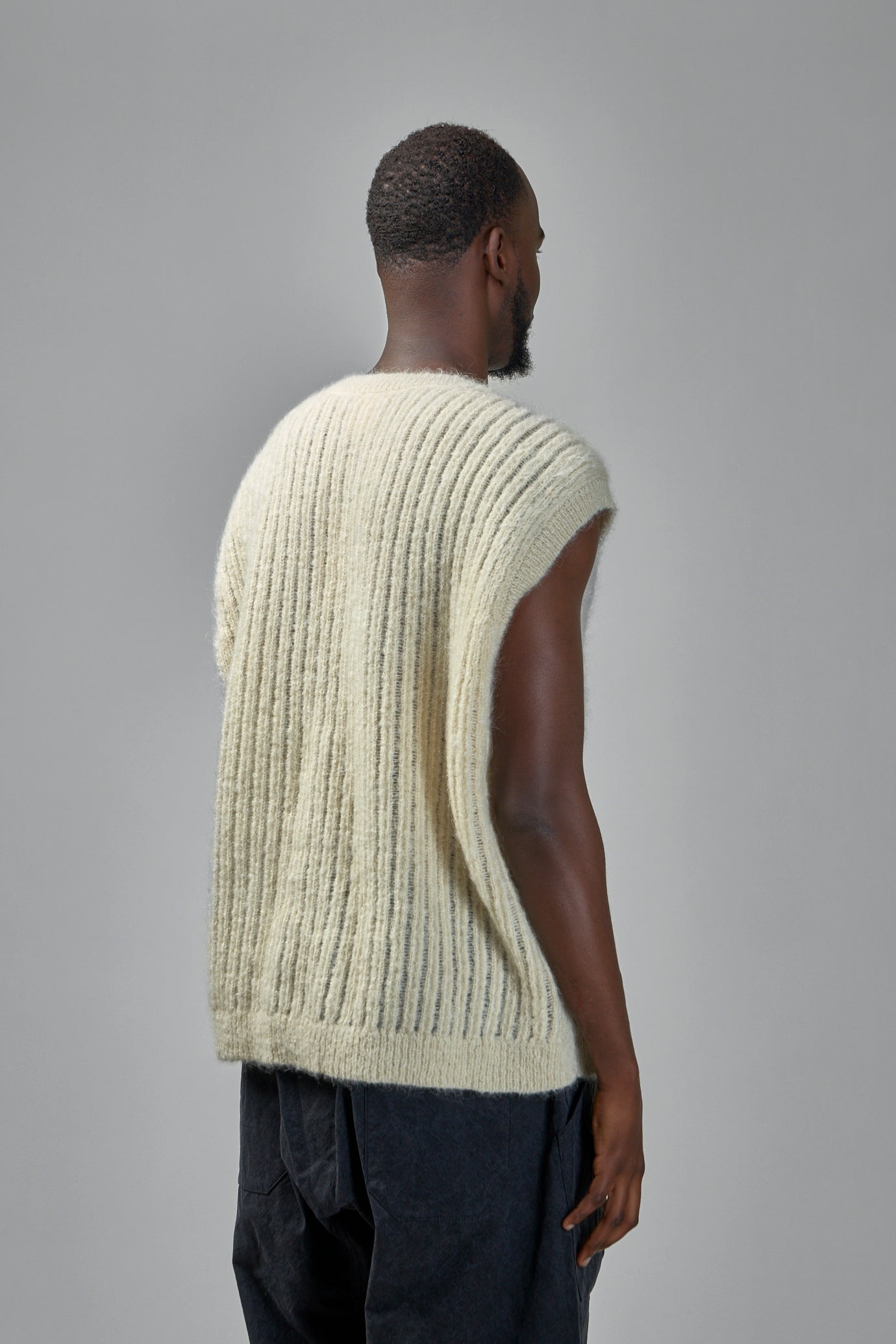 Knit#72 Wide fit Sleeveless V-Neck
