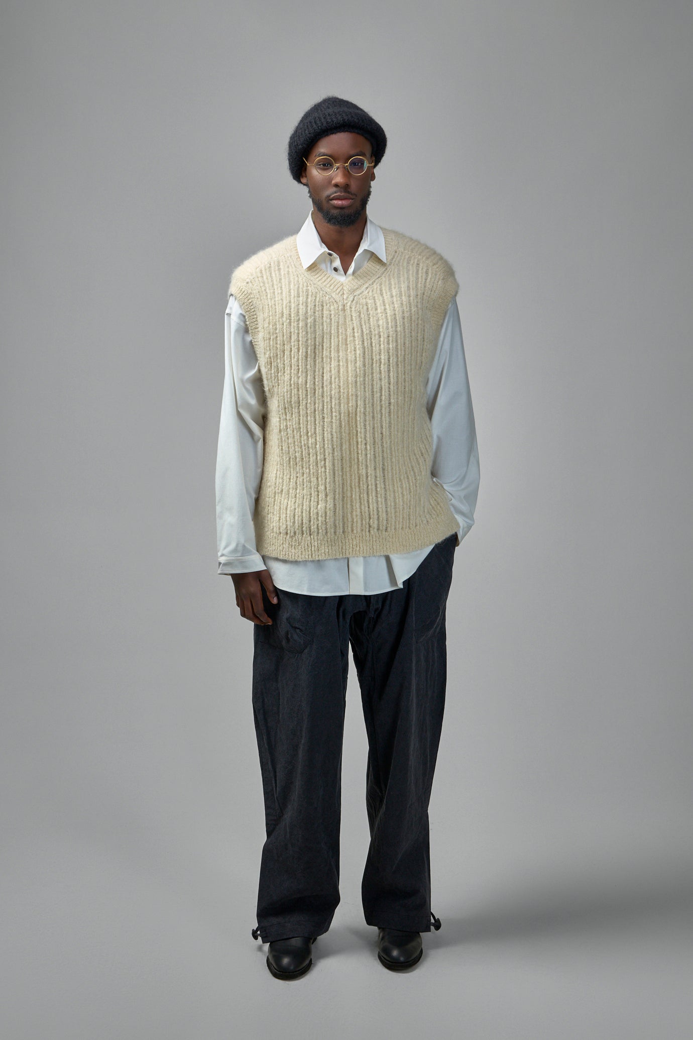 Knit#72 Wide fit Sleeveless V-Neck