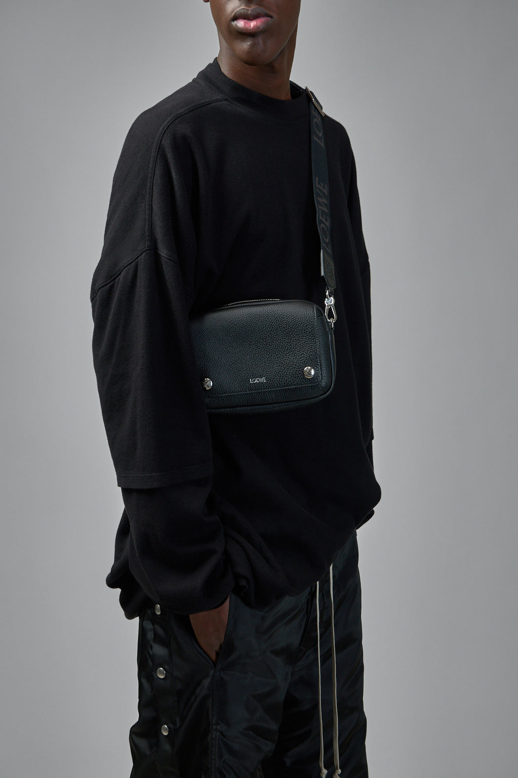 Small Pebble Messenger Bag