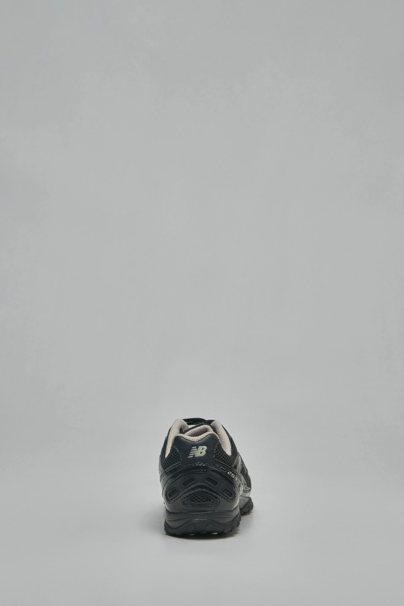 204L Low-Profile Running Sneaker