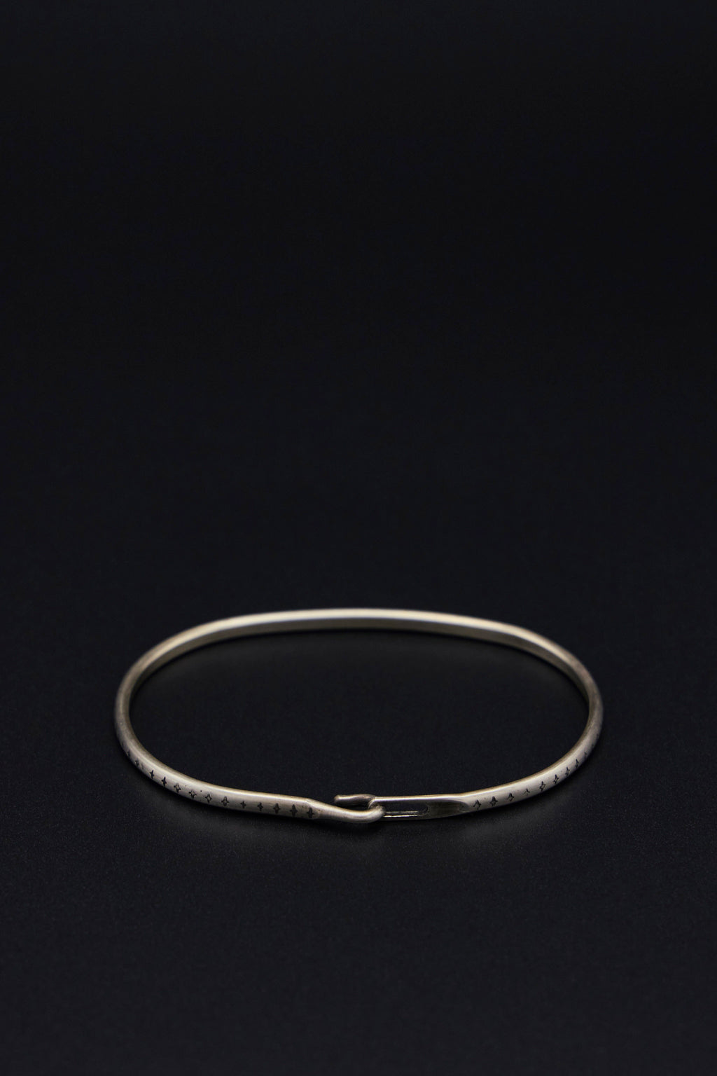 Bangle Hook Pattern