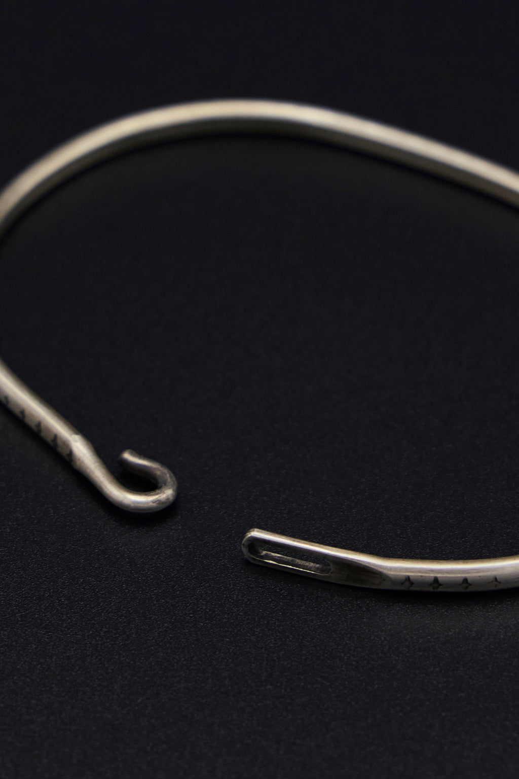 Bangle Hook Pattern