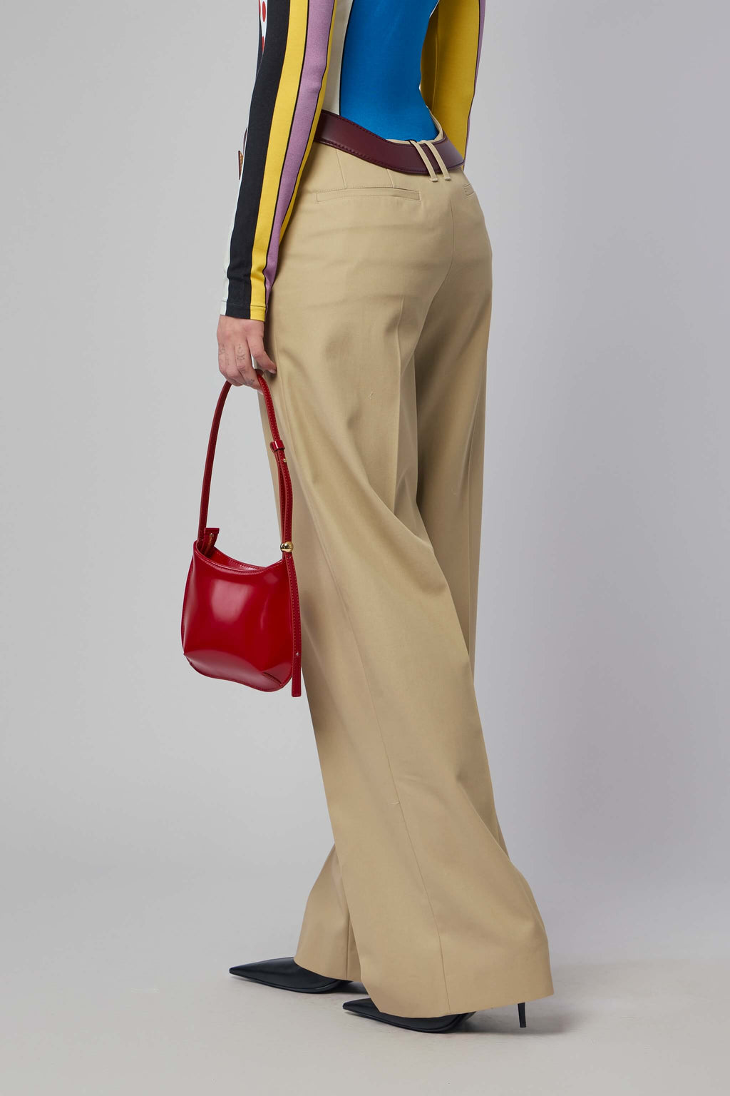 Chino Trousers With Open Front Curves And Belt