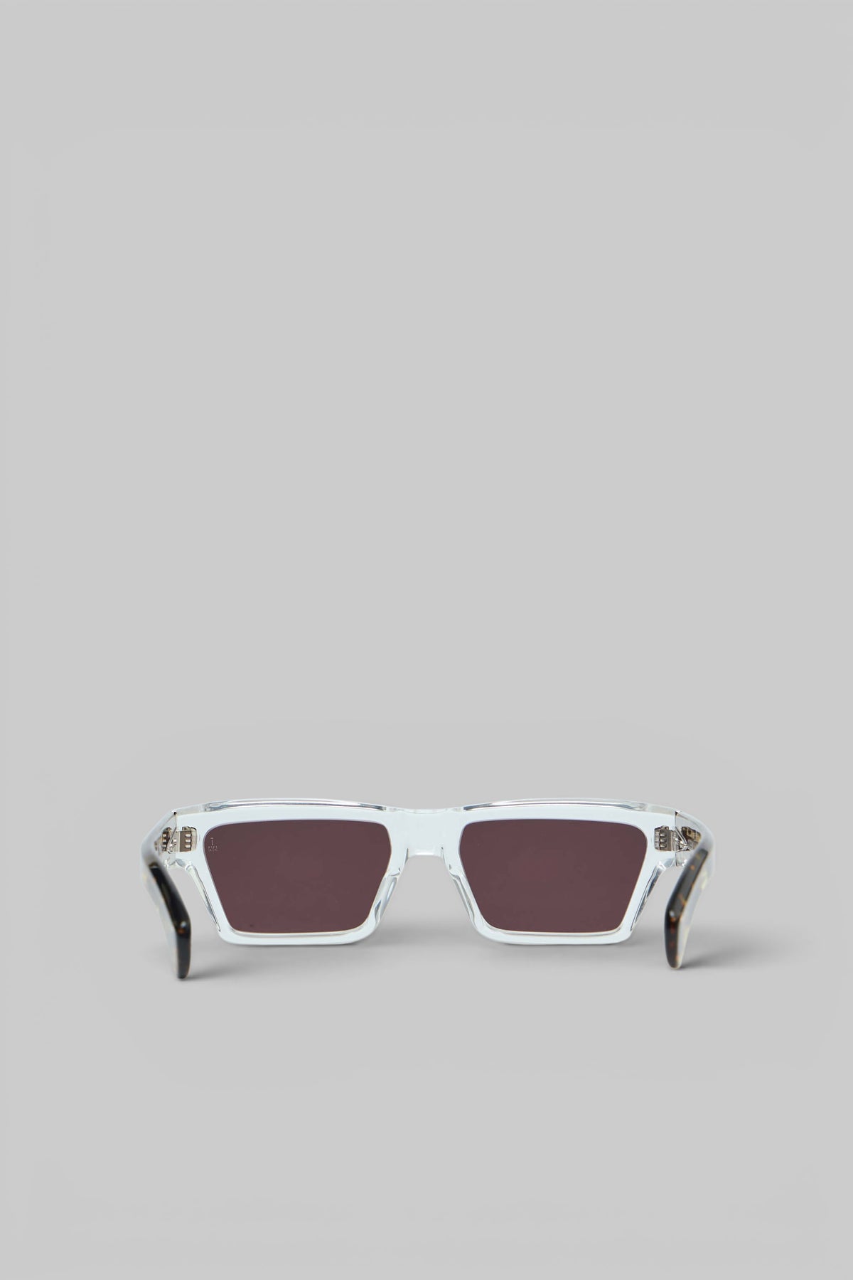 Side profile of Jacques Marie Mage tortoiseshell temple design