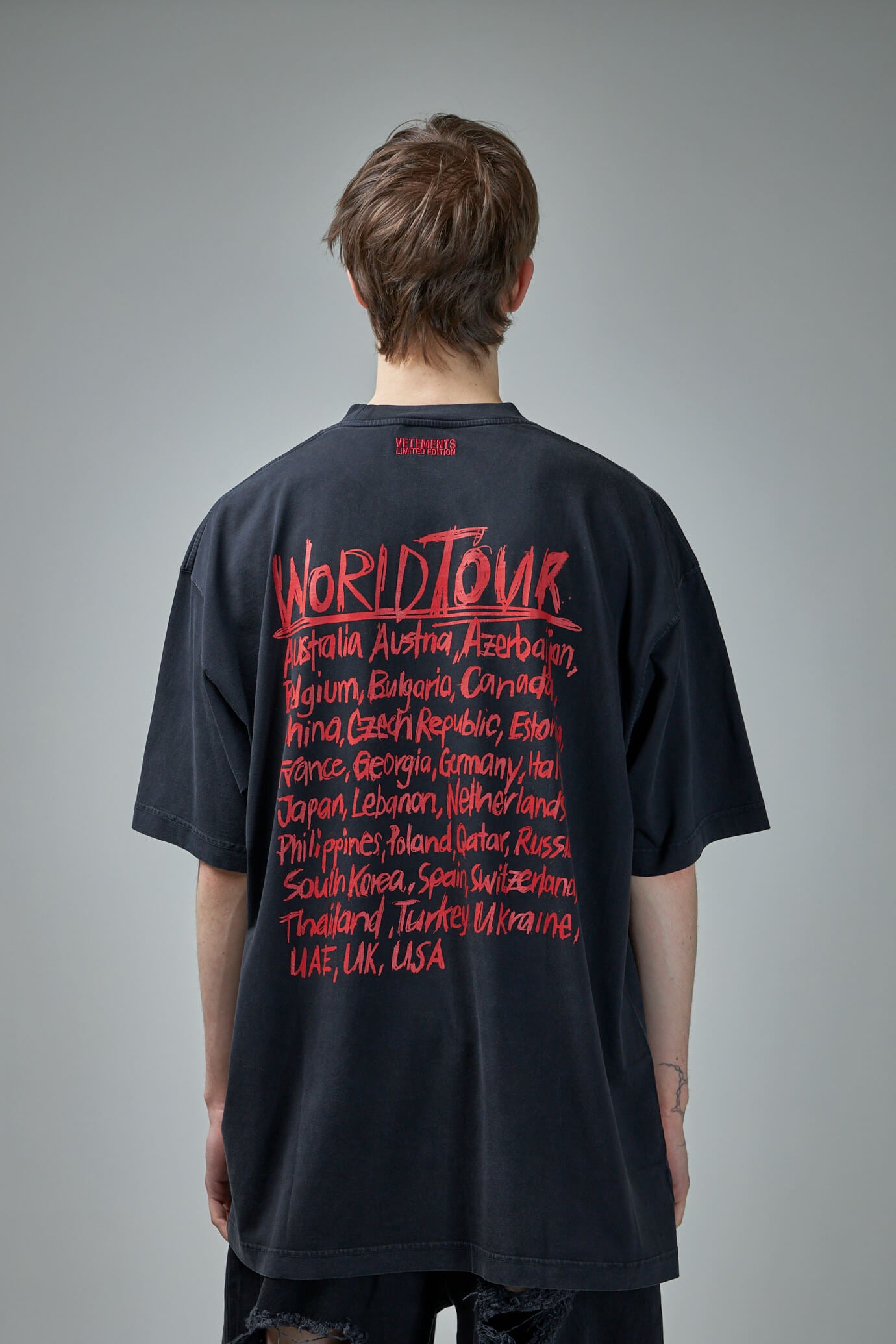 Vetements Worldtour Logo T-shirt – LABELS