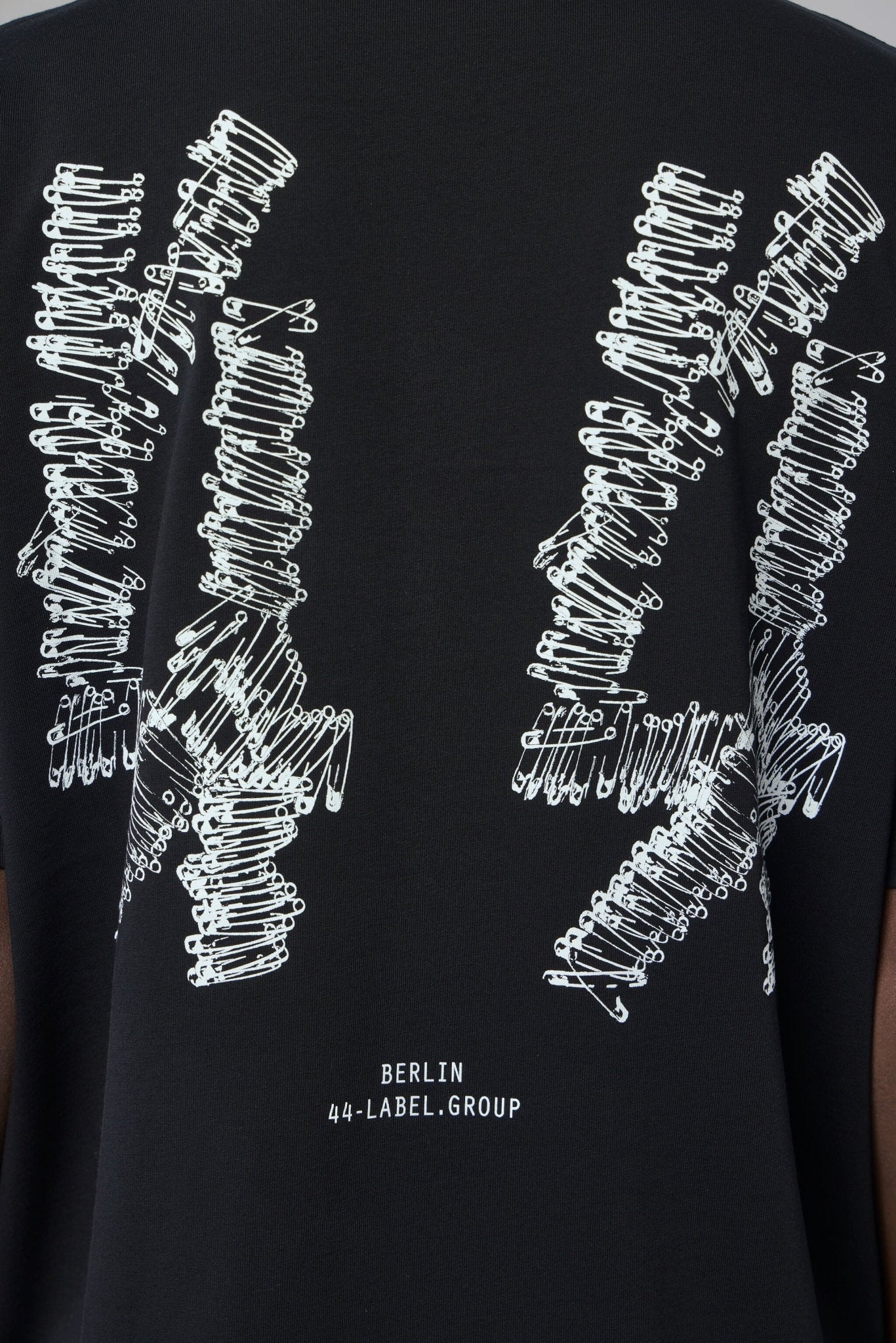 44 Label Group - Tee Jersey Black + Pins Dirty White - LABELS