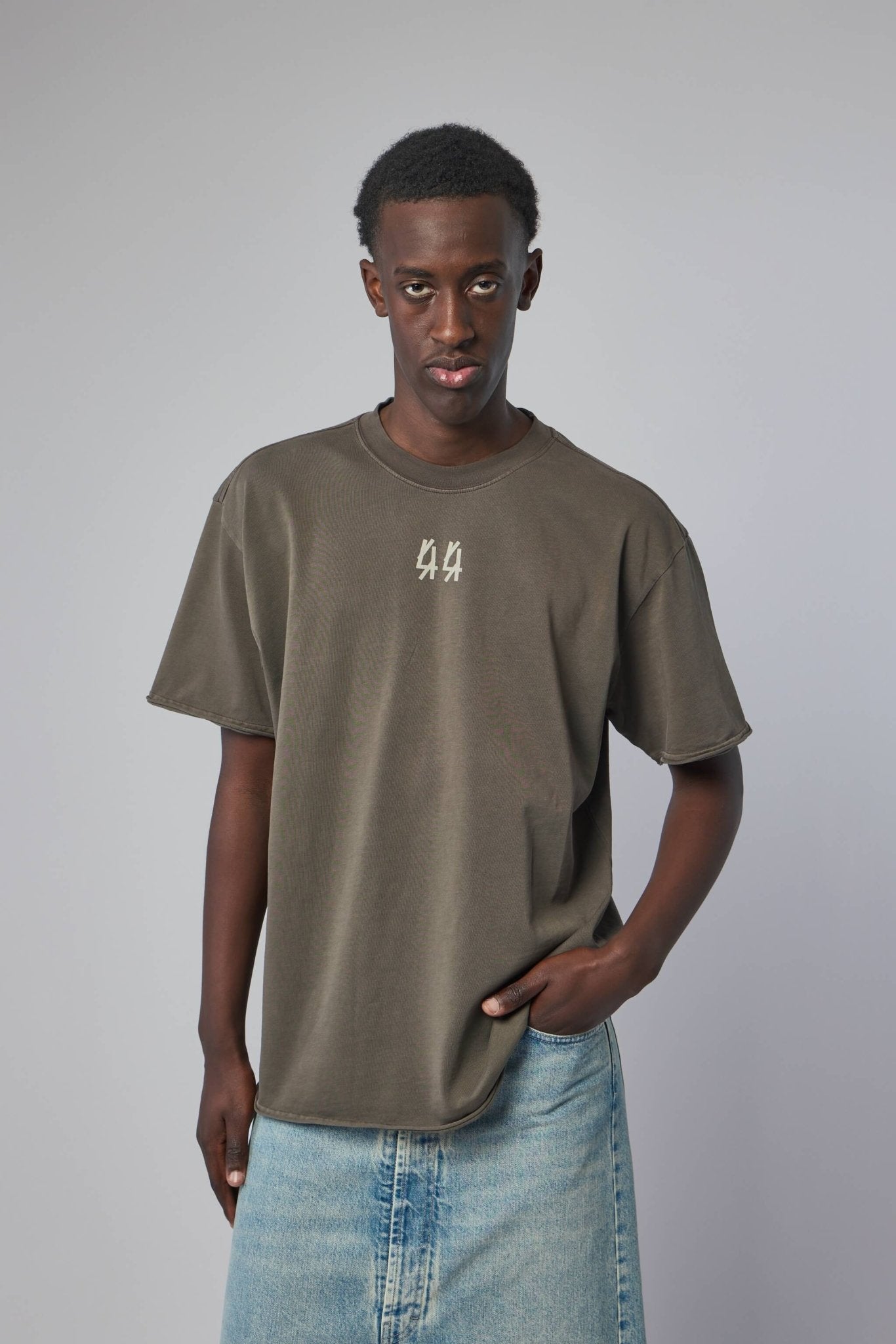 44 Label Group - Tee Jersey Granite + 44 Stamp Dirty White - LABELS