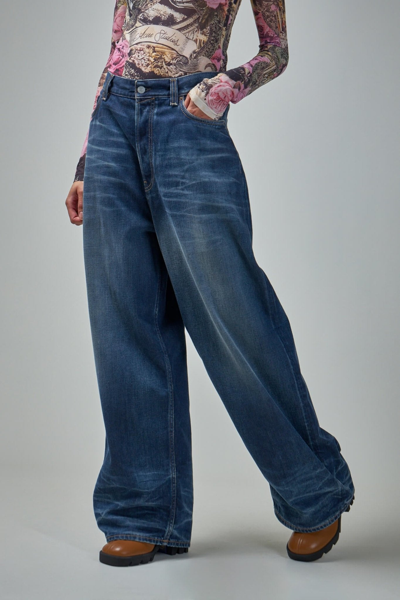 Acne Studios - Acne Studios 2021 Broadway - LABELS