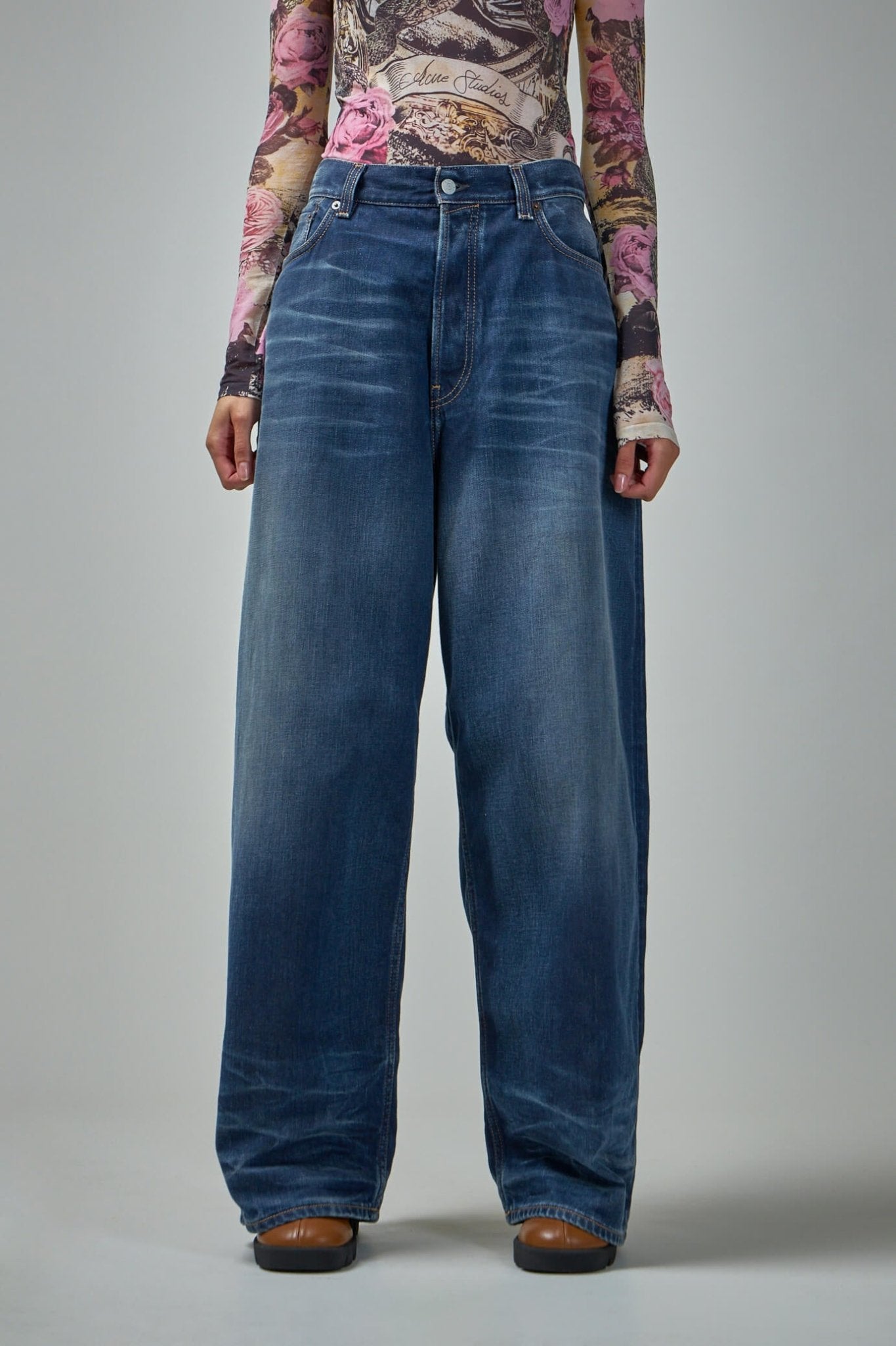 Acne Studios - Acne Studios 2021 Broadway - LABELS