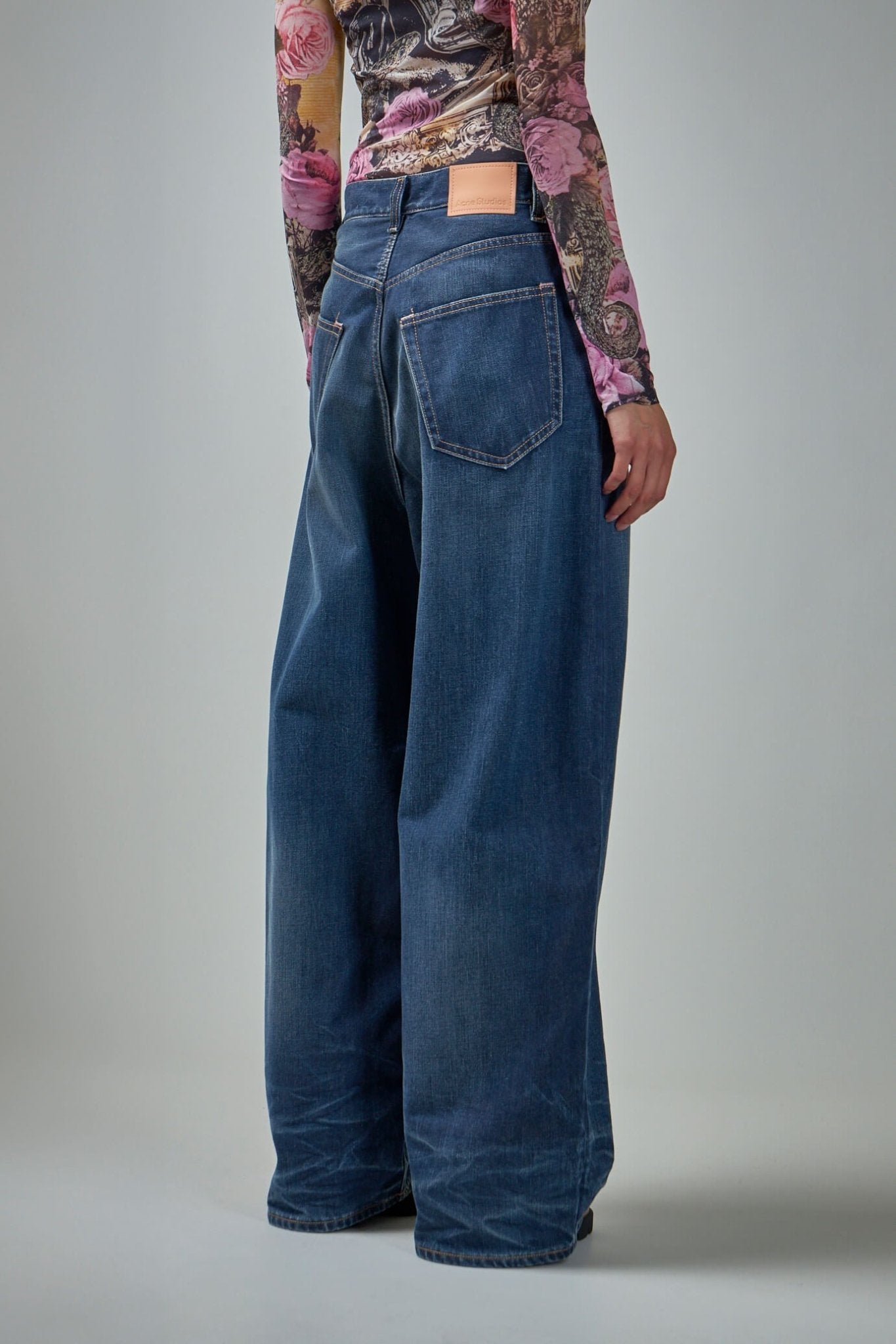 Acne Studios - Acne Studios 2021 Broadway - LABELS