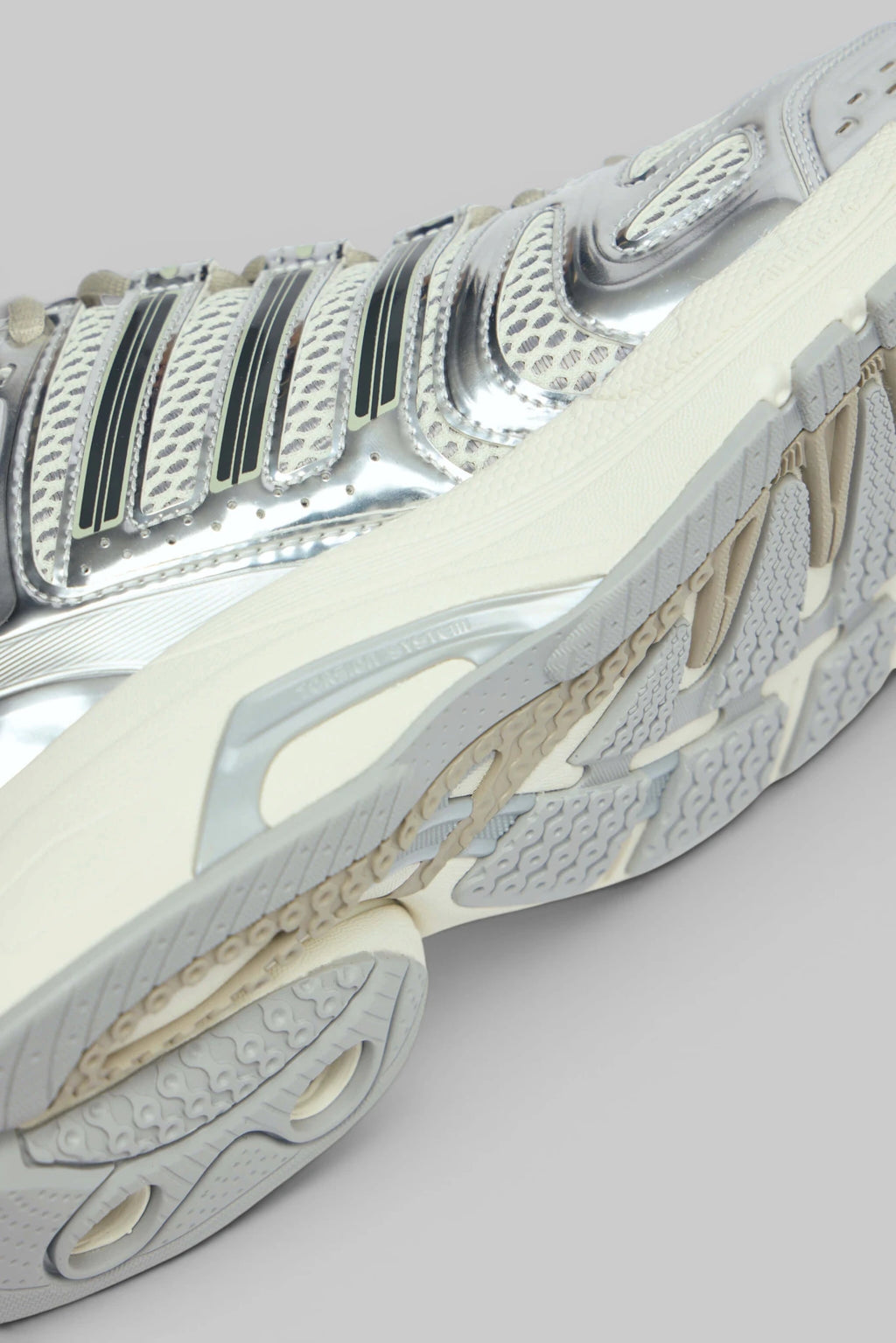 Adidas Originals - Adistar Control 5 W - LABELS