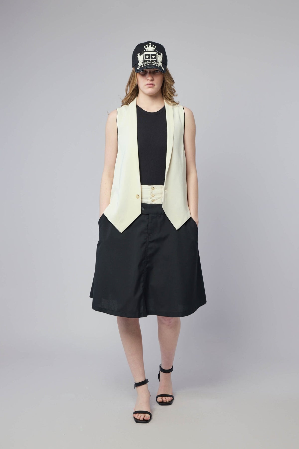 Full outfit featuring the Adnym Aura Kilt with complementary pieces