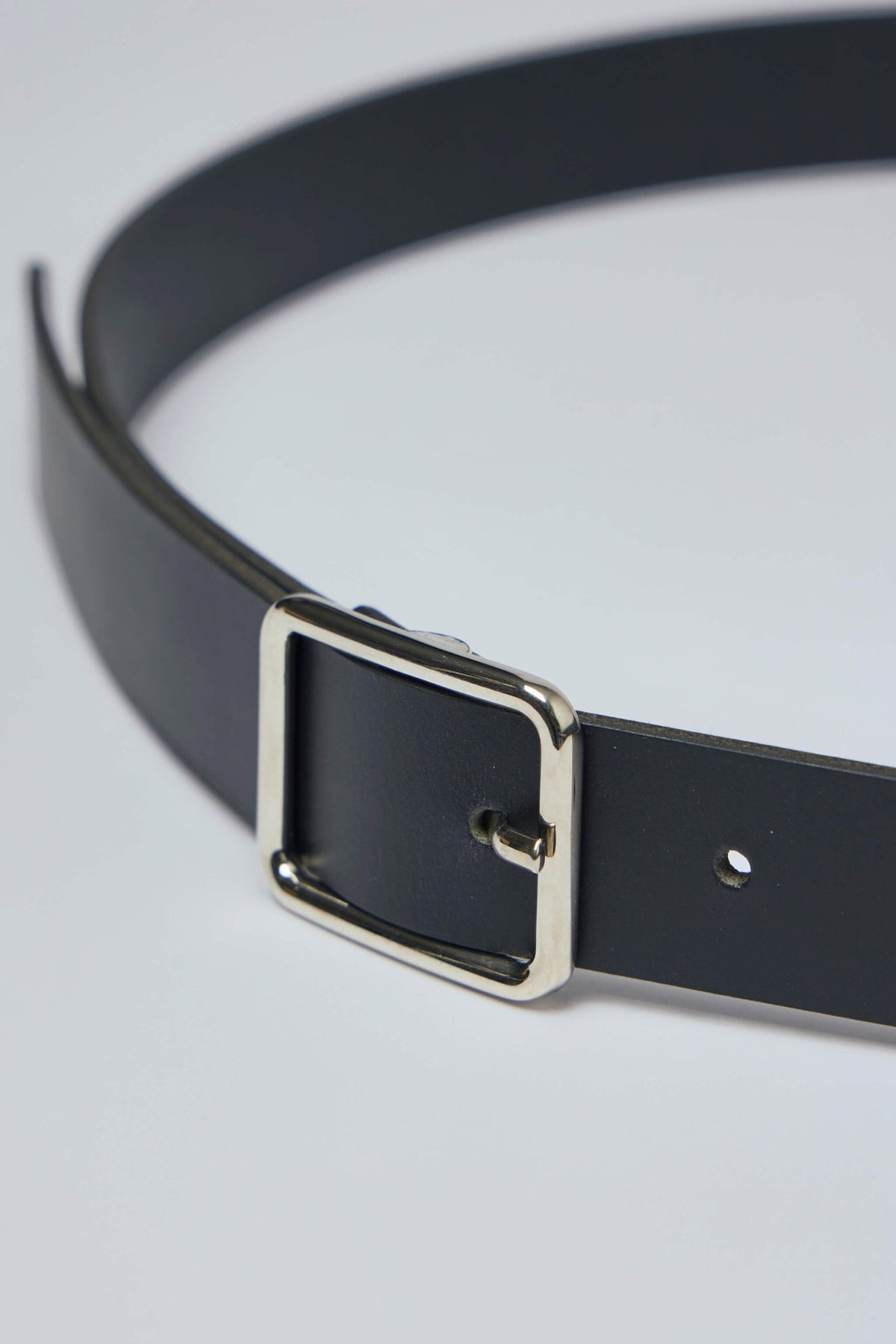 Adnym Belt 30 styled flat lay showing sleek design and standard width proportions