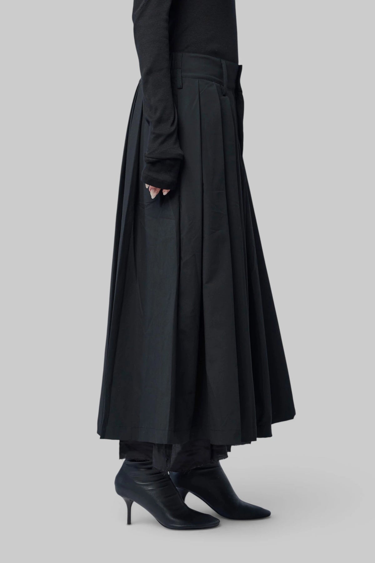 Adnym - Mousta Kilt - LABELS