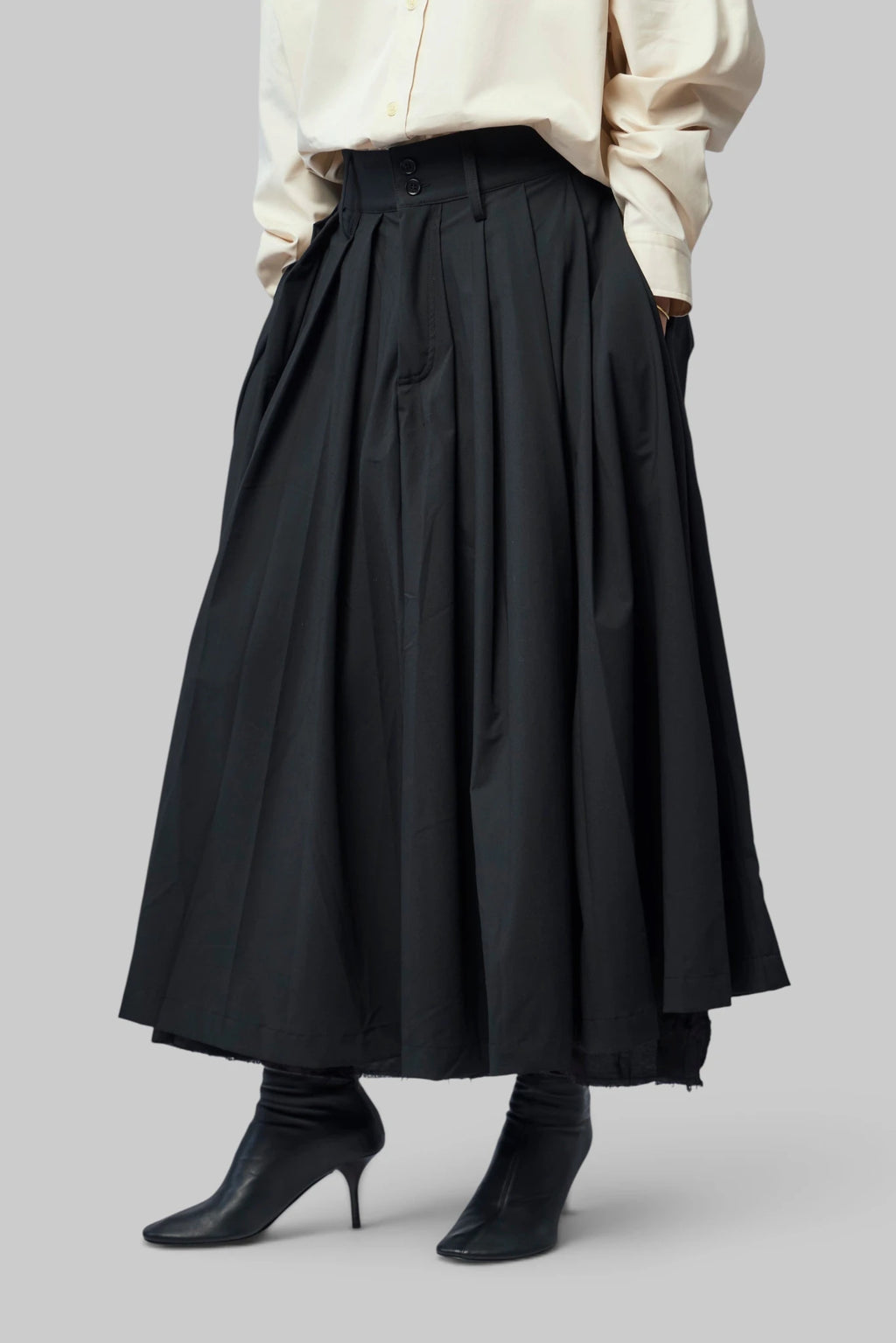 Adnym - Mousta Kilt - LABELS