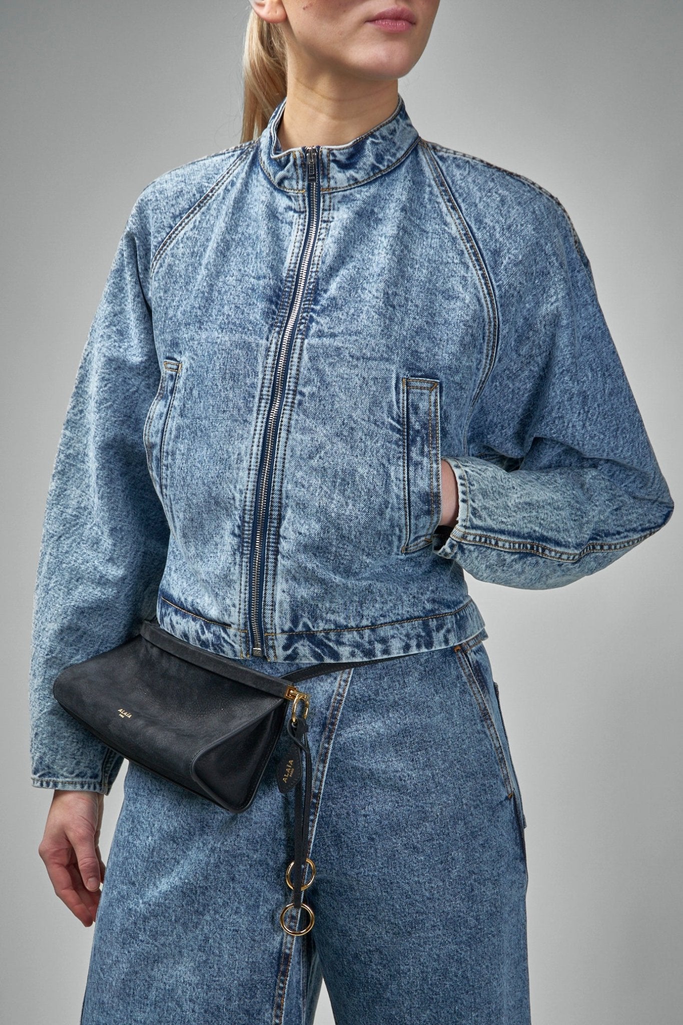 Alaïa - Le Click East West Small Bag in Nubuck - LABELS