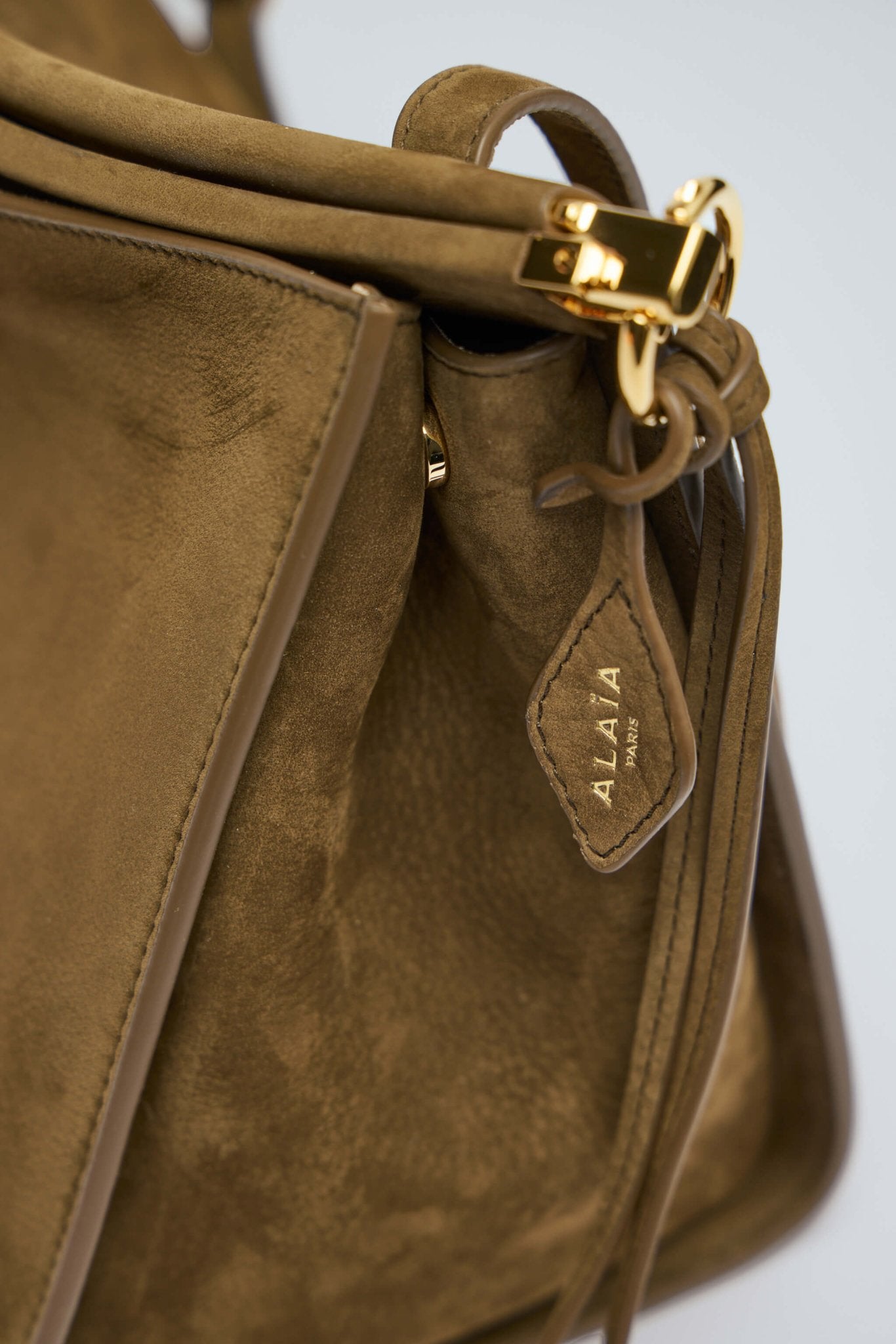 Alaïa - Le Click Pocket 35 Bag - LABELS