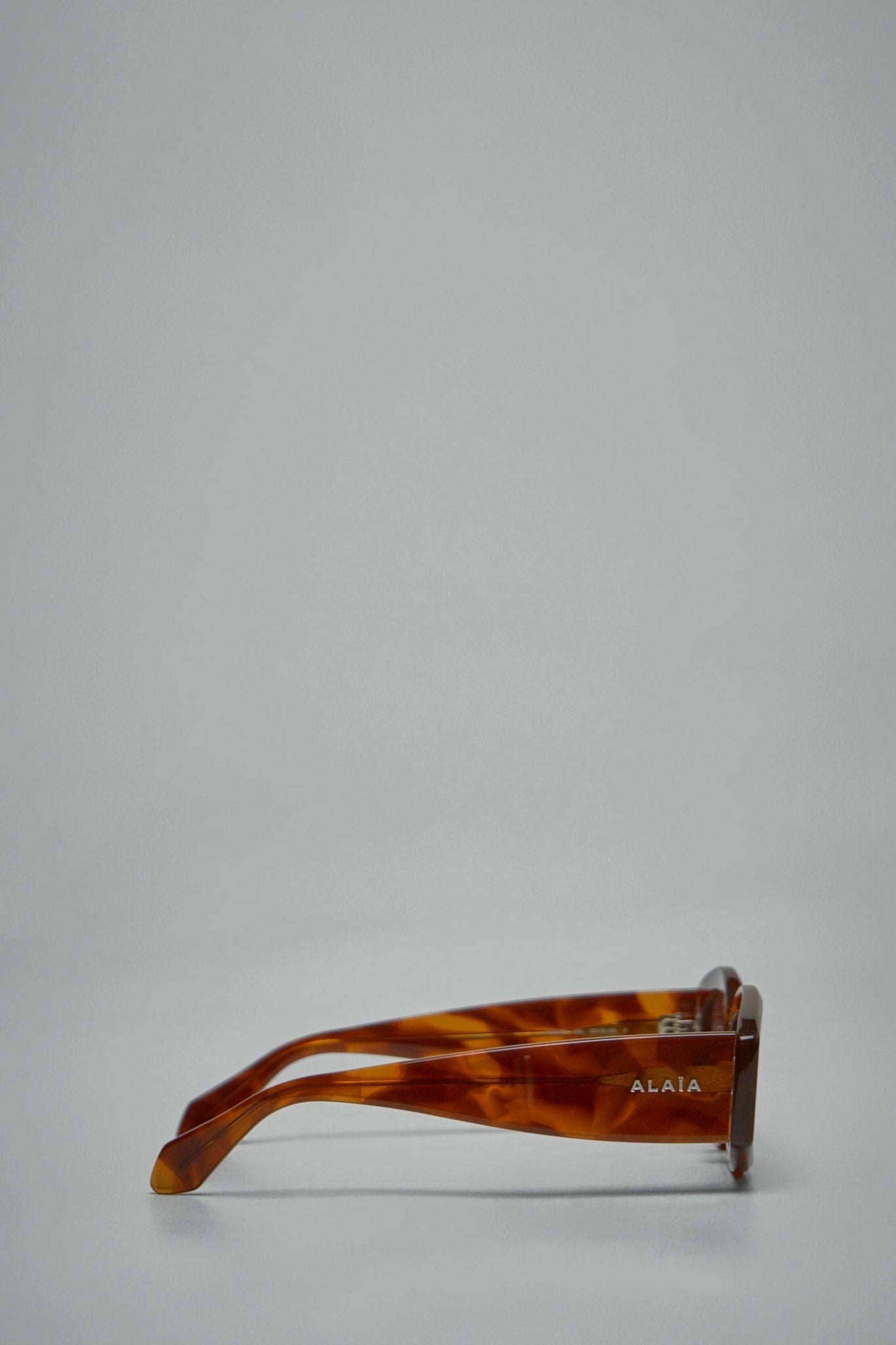 Alaïa - Oval Sunglasses - LABELS