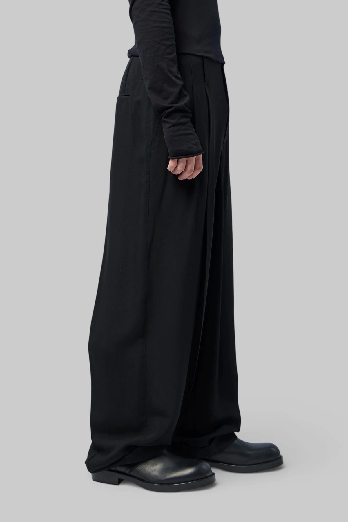 Ann Demeulemeester - Agdar Pleated Carrot Pants - LABELS