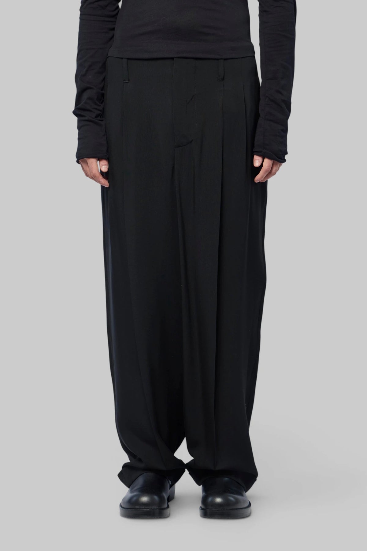 Ann Demeulemeester - Agdar Pleated Carrot Pants - LABELS