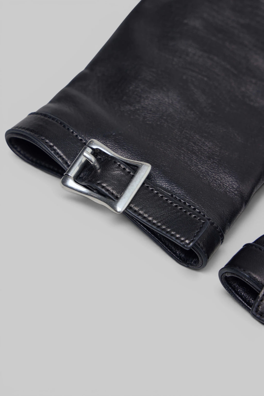 Ann Demeulemeester - Arly Gloves With Buckle - LABELS