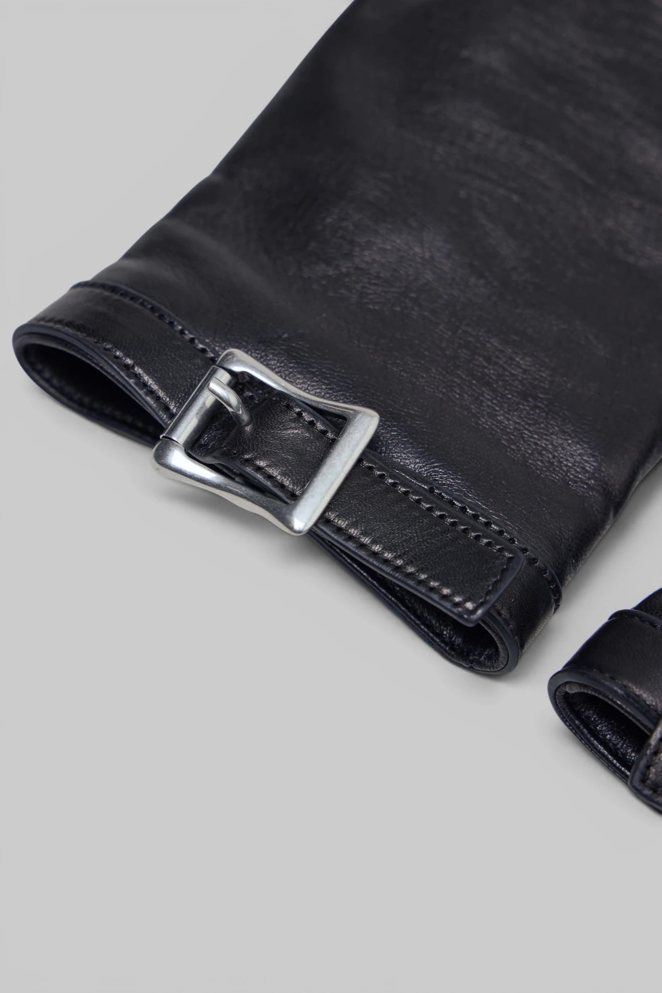 Ann Demeulemeester - Arly Gloves With Buckle - LABELS