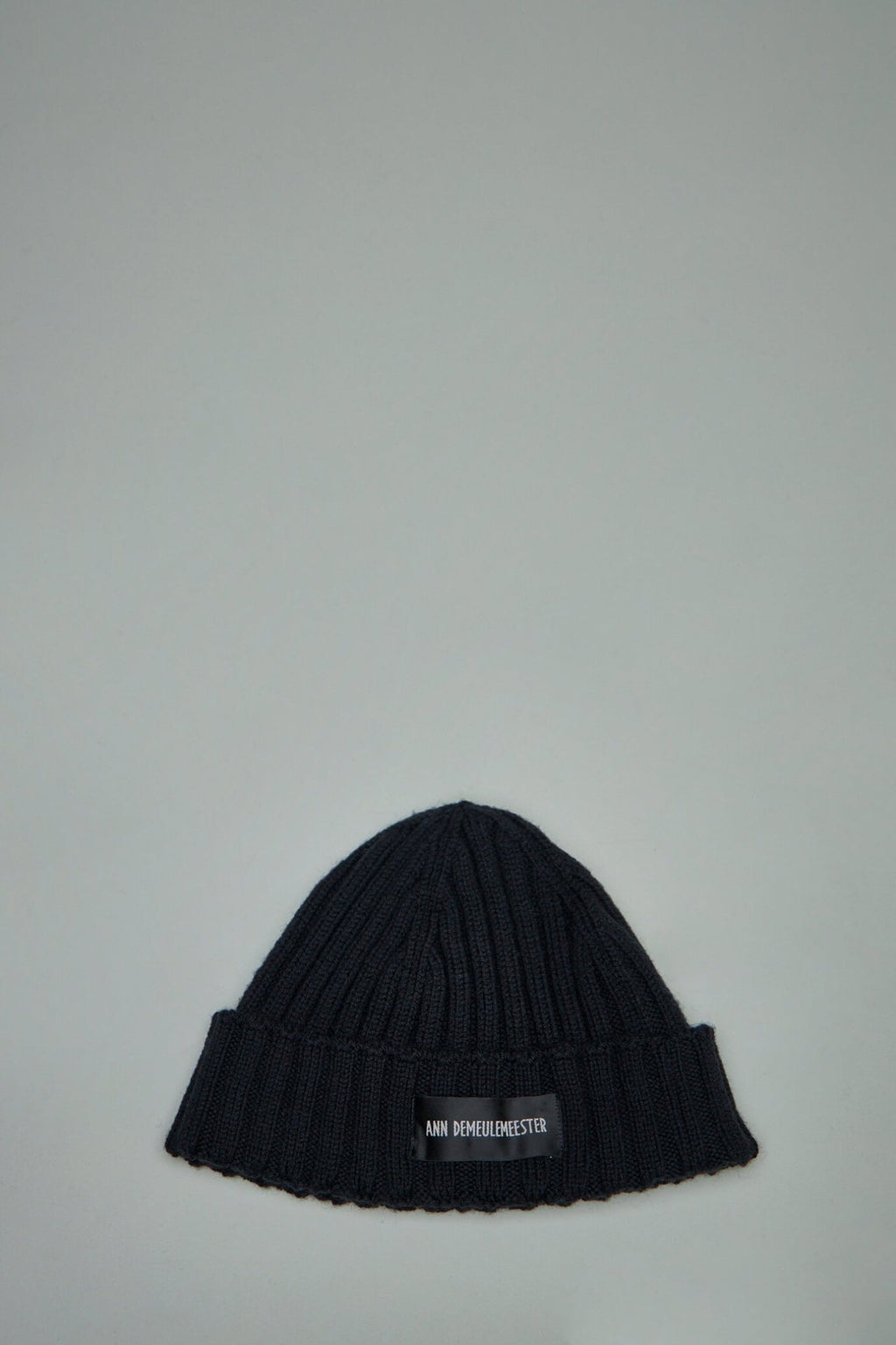 Ann Demeulemeester - Hastert Beanie Low Twisted Merino - LABELS
