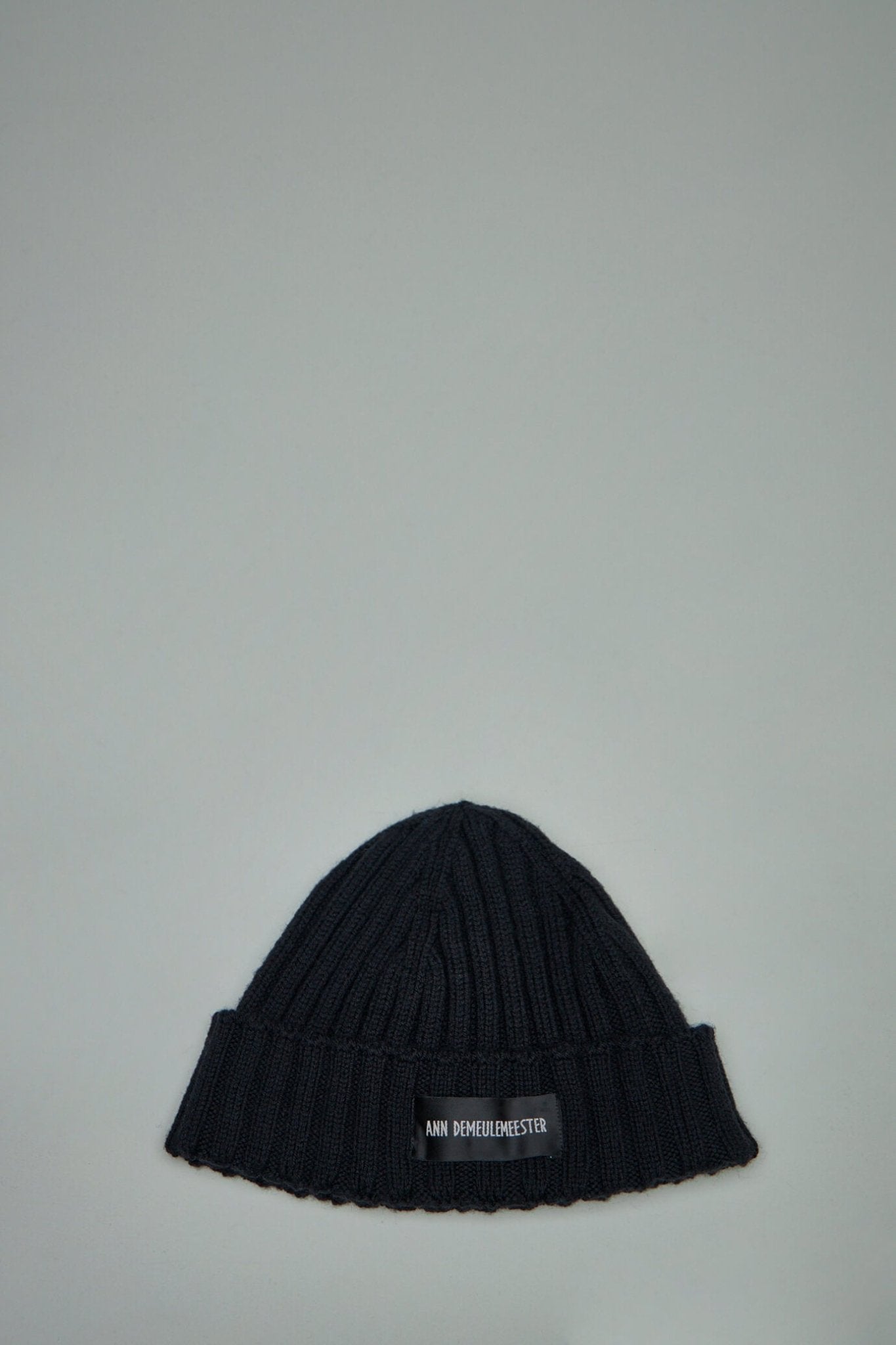 Ann Demeulemeester - Hastert Beanie Low Twisted Merino - LABELS