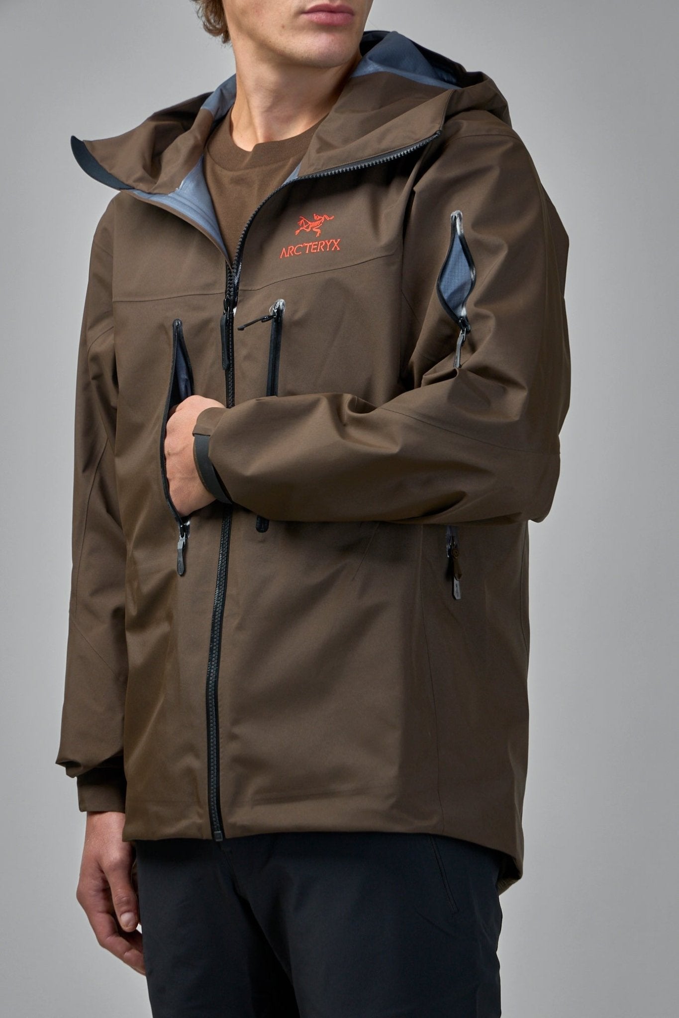 ARC'TERYX - Alpha SV Jacket - LABELS