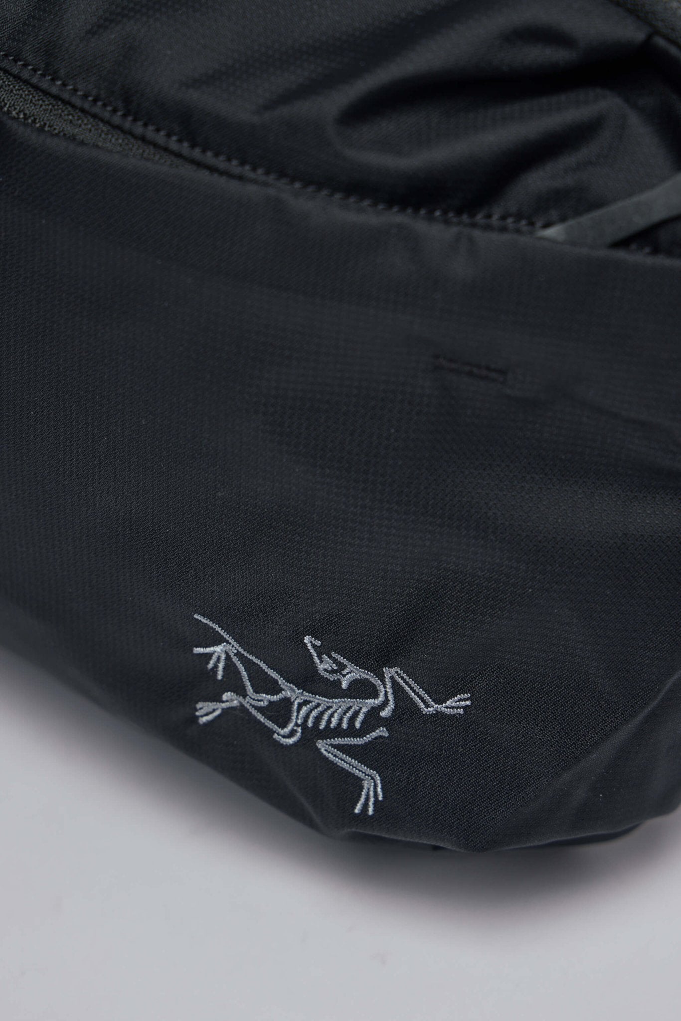 Arc'teryx - Heliad Crossbody - LABELS