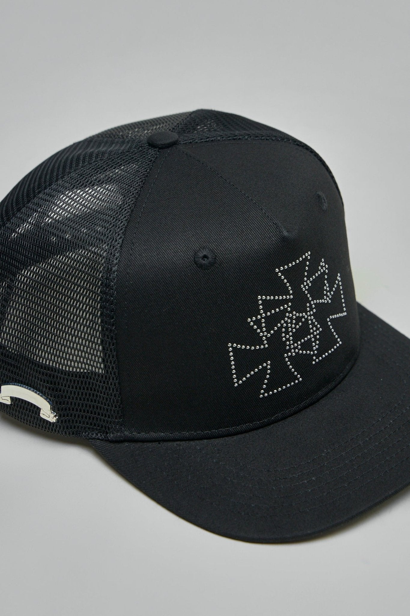 ASKYURSELF / cross studs trucker 帽子 ASKYURSELF /CROSS STUDS