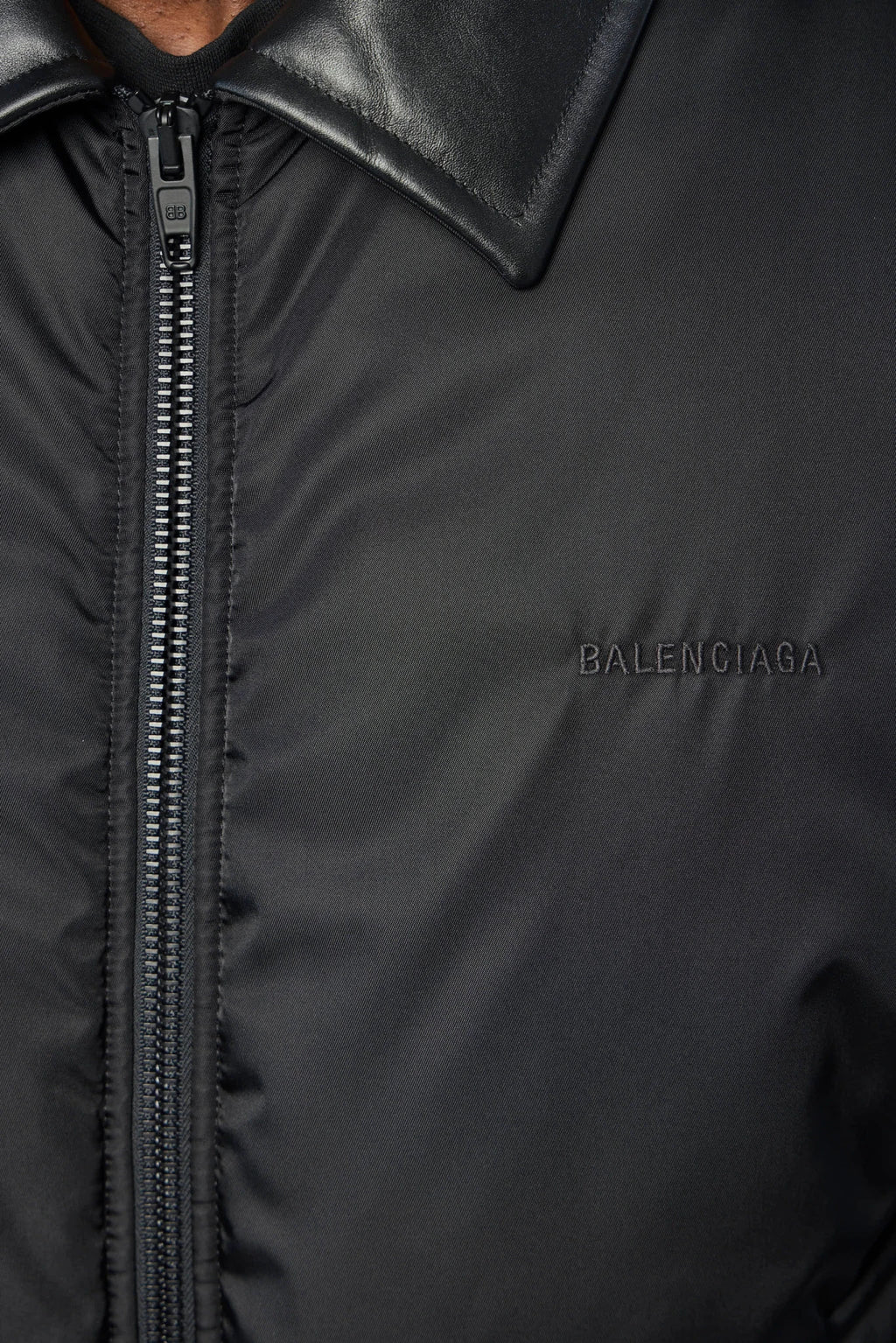 Balenciaga - Cocoon Bomber | A009J9T UO21/100 0 | BLACK - LABELS