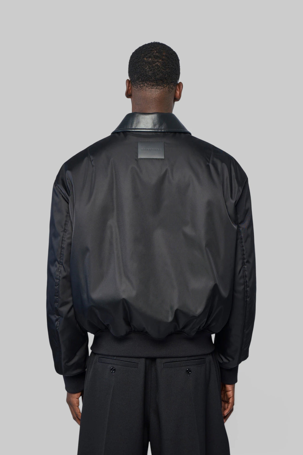 Balenciaga - Cocoon Bomber | A009J9T UO21/100 0 | BLACK - LABELS