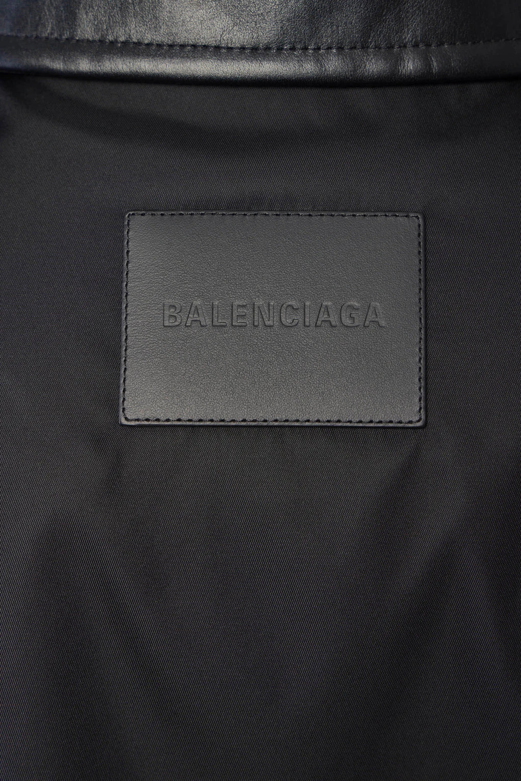 Balenciaga - Cocoon Bomber | A009J9T UO21/100 0 | BLACK - LABELS