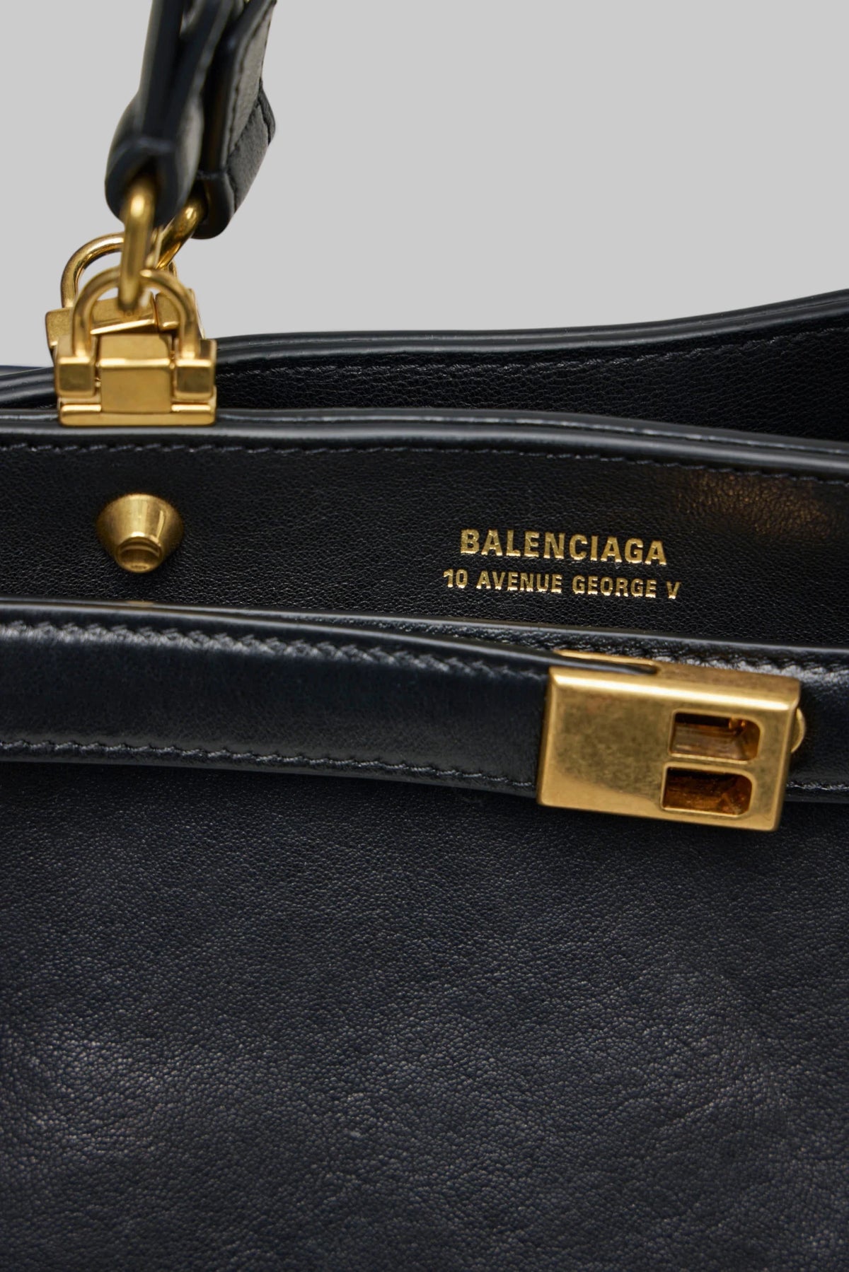 Balenciaga - Fan Carryall S - LABELS