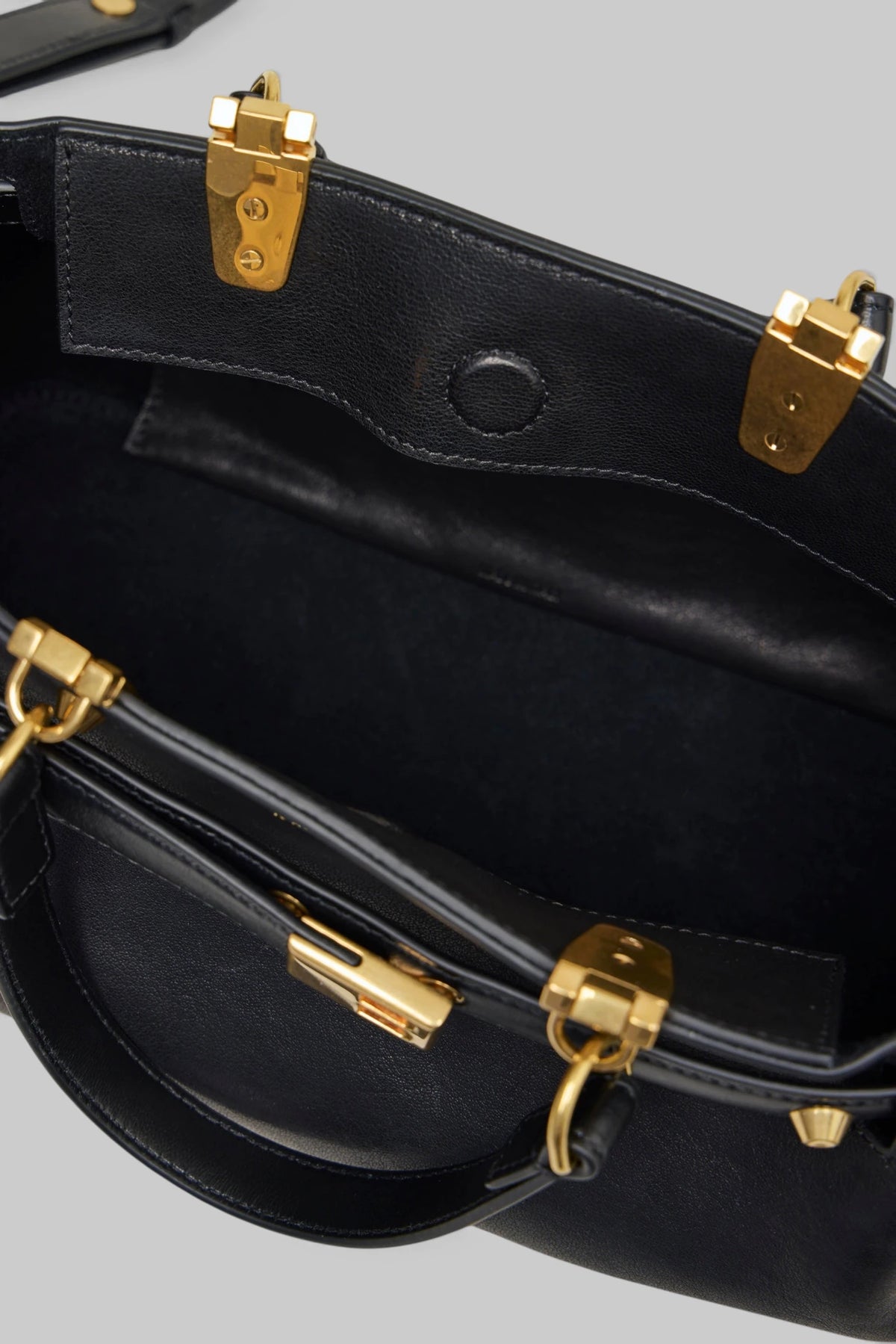 Balenciaga - Fan Carryall S - LABELS
