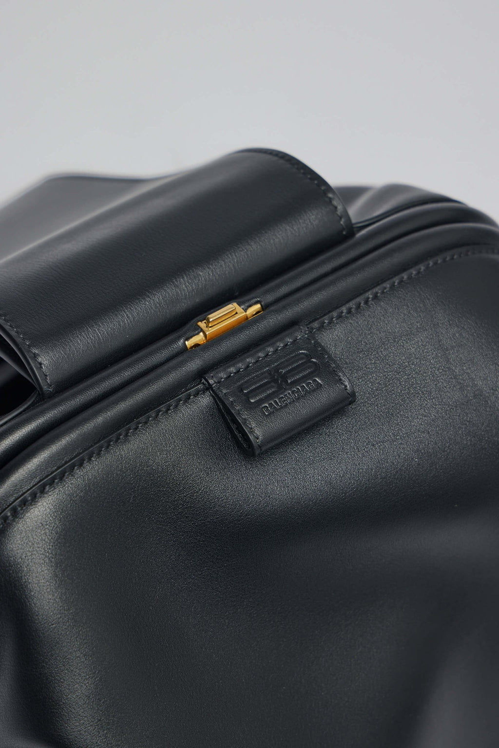 Balenciaga - Handsfree Bag M W - LABELS