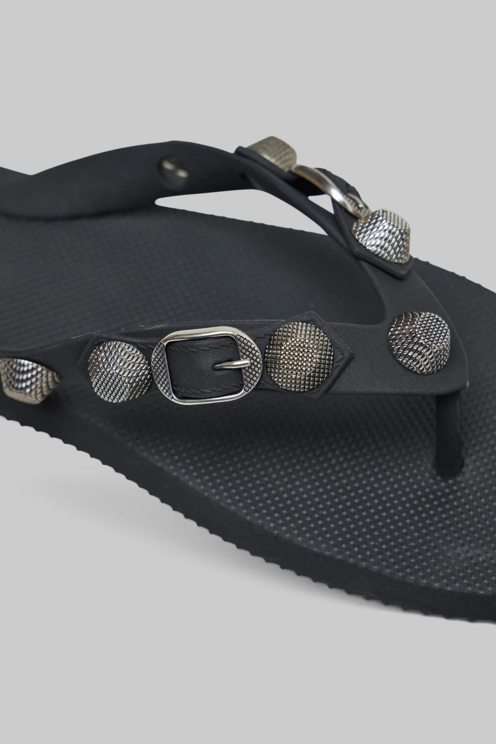 Balenciaga - Le Cagole Thong Sandal - LABELS