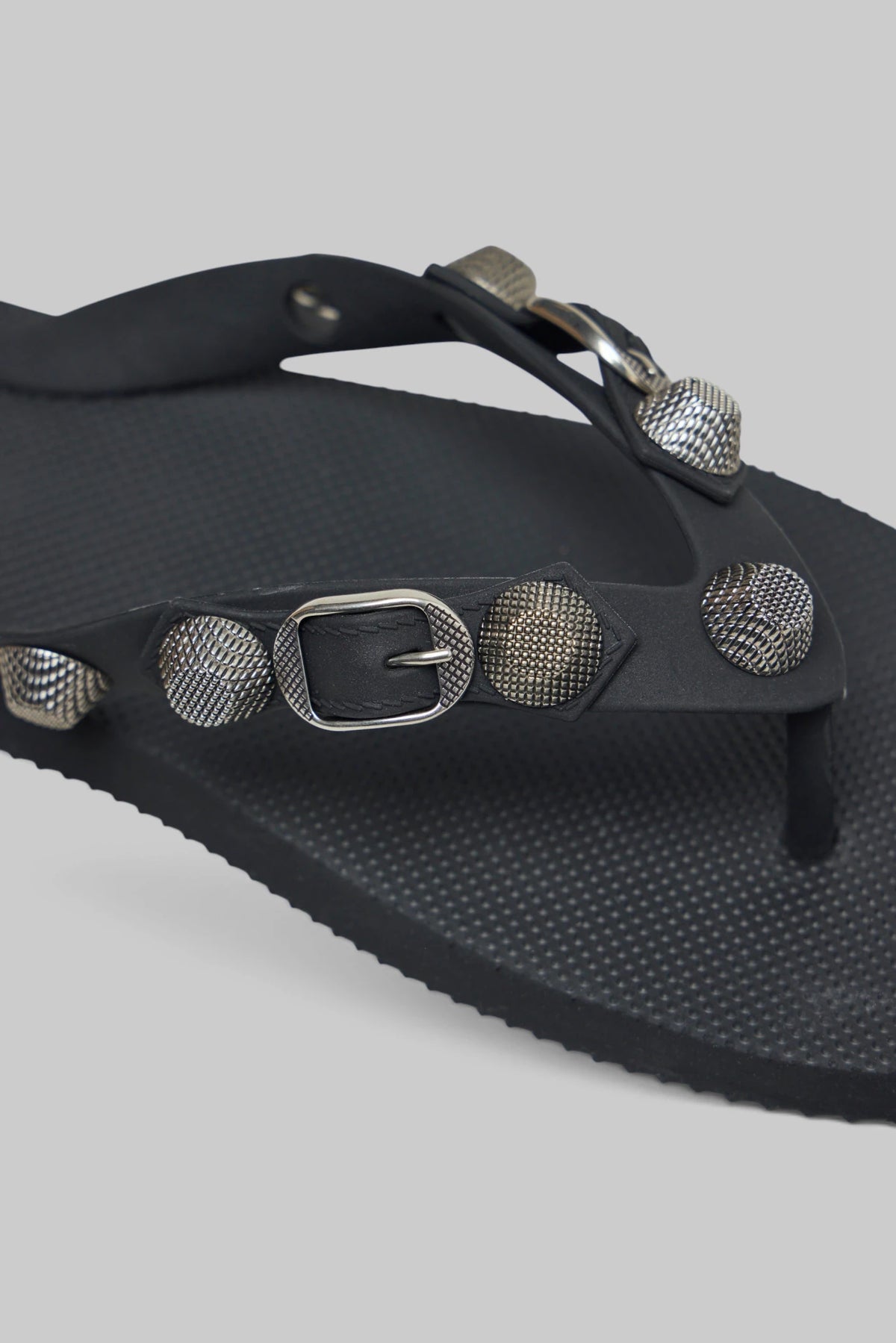 Balenciaga - Le Cagole Thong Sandal - LABELS